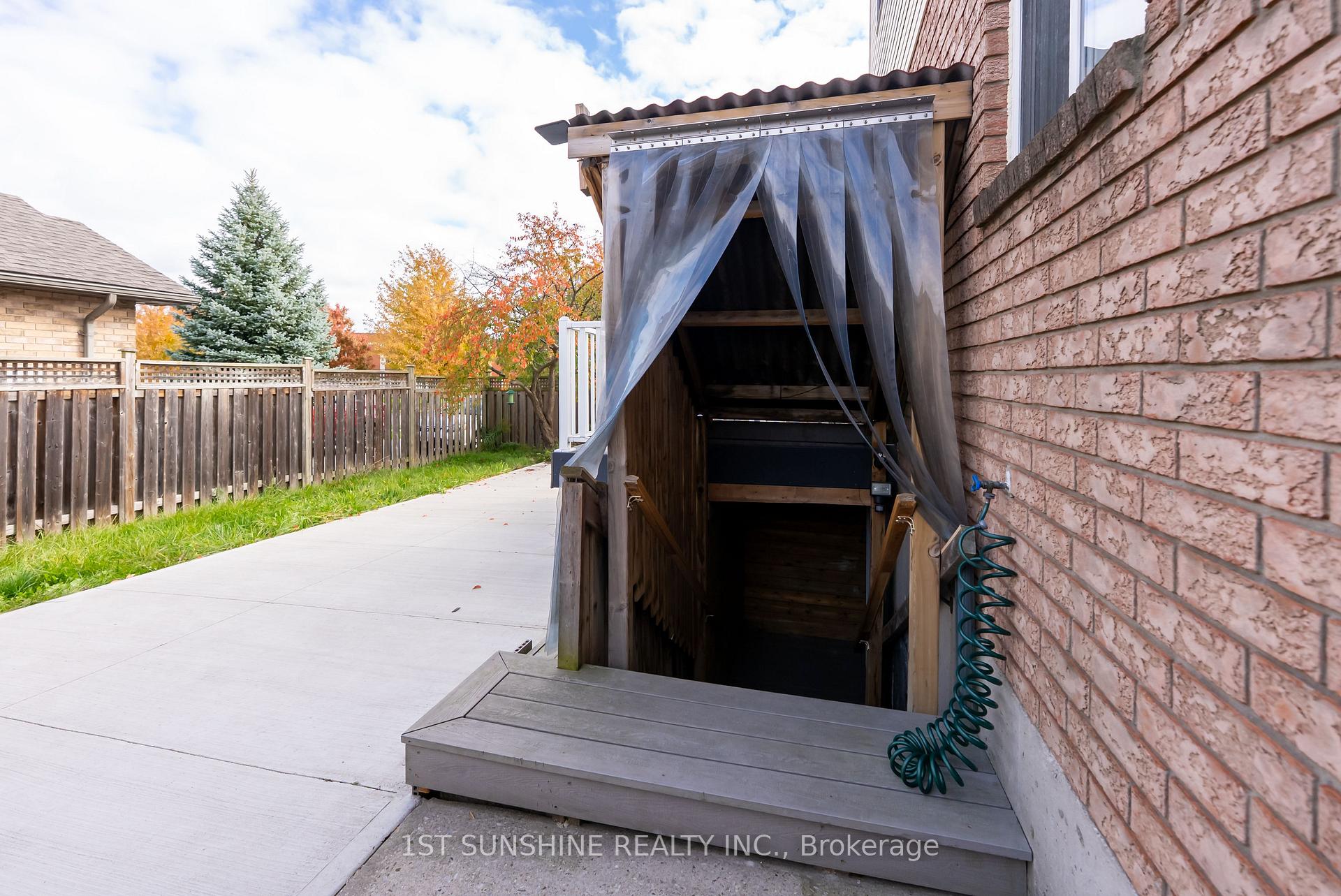 Photo 45 of 263 Hepburn Crescent, Hamilton, Mountview — HOMEH