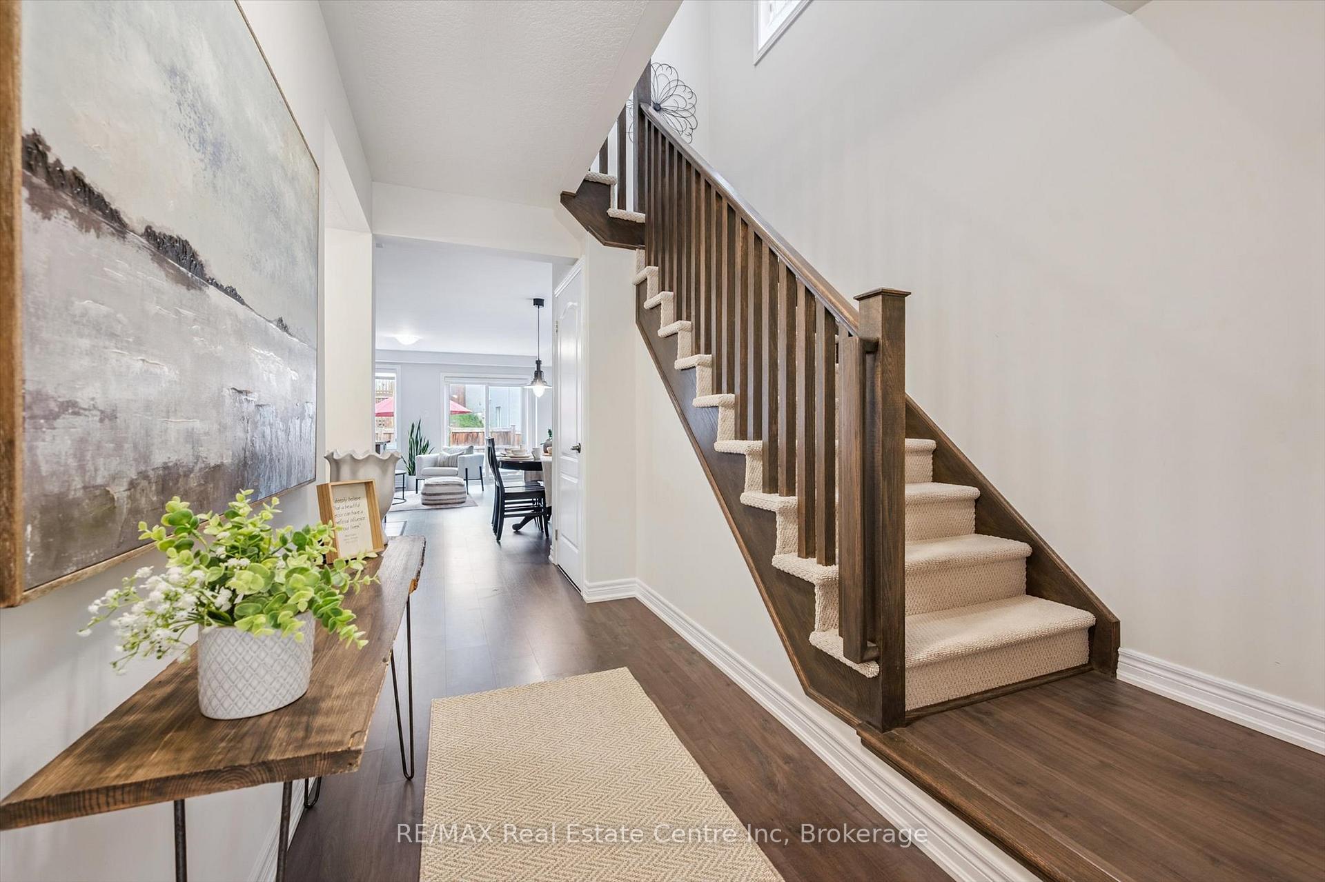 Photo 3 of 32 Skinner Drive, Guelph, Grange Road — HOMEH