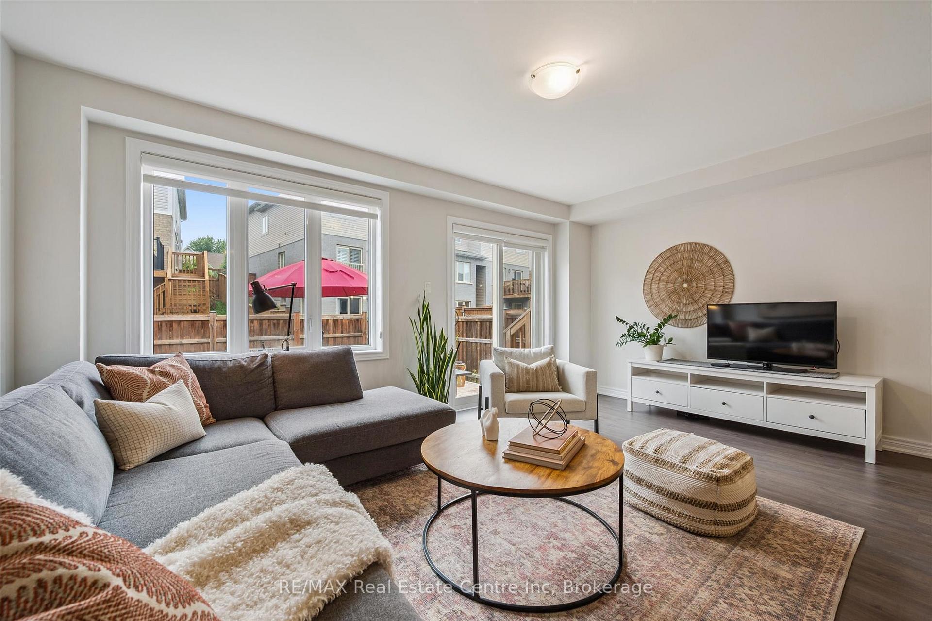 Photo 6 of 32 Skinner Drive, Guelph, Grange Road — HOMEH