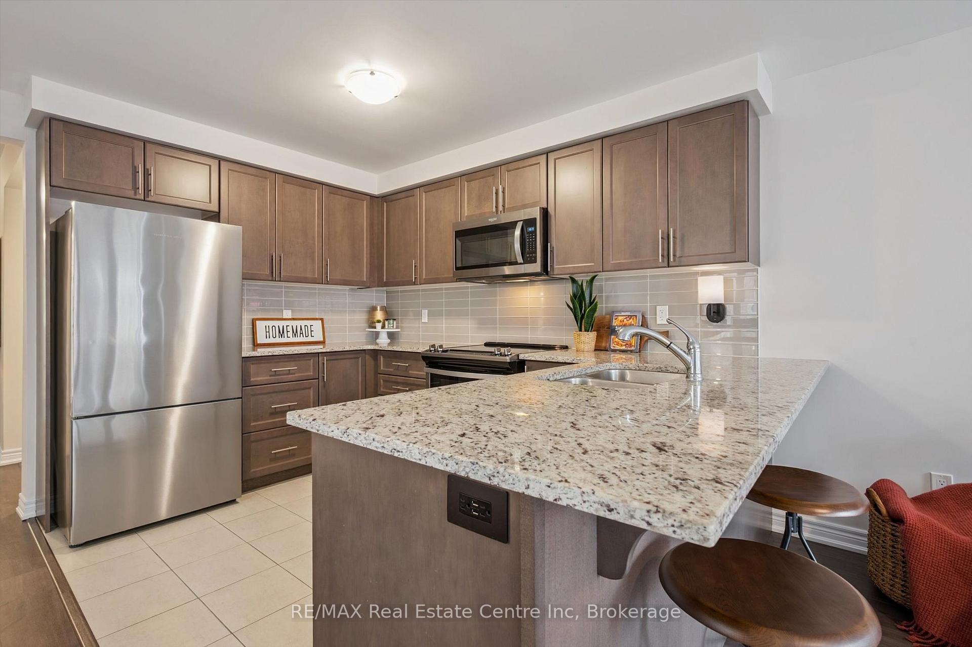 Photo 10 of 32 Skinner Drive, Guelph, Grange Road — HOMEH
