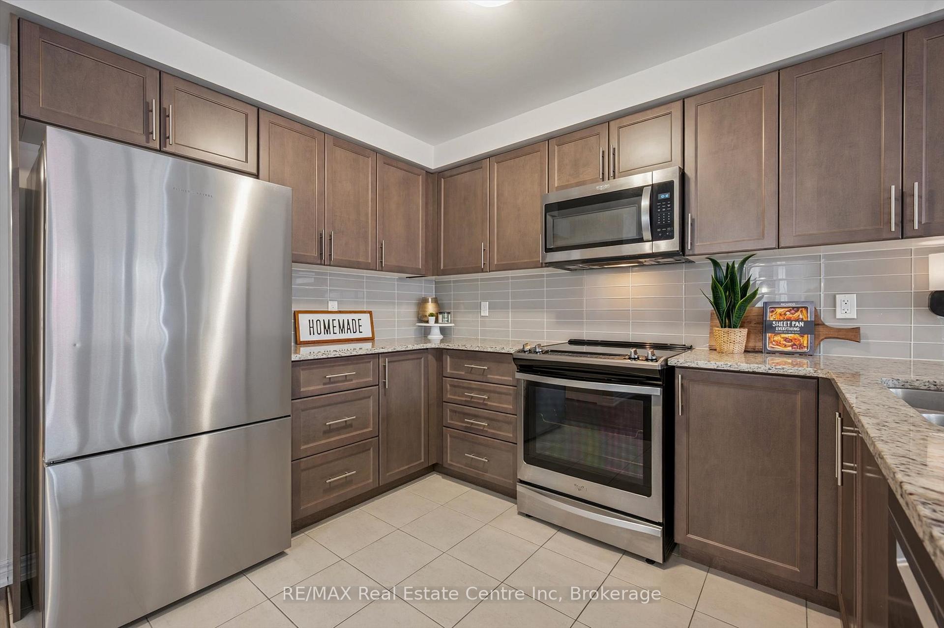 Photo 11 of 32 Skinner Drive, Guelph, Grange Road — HOMEH