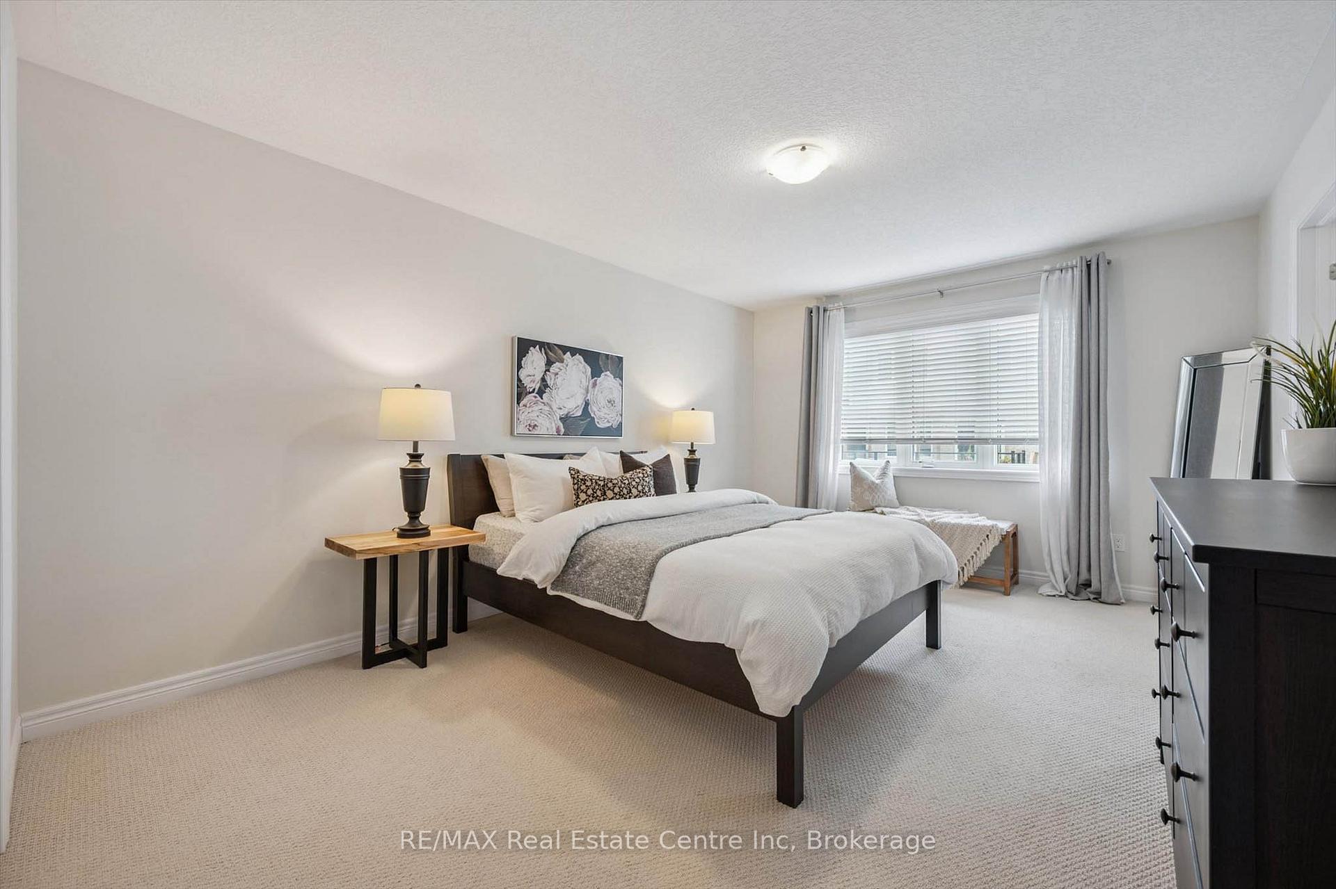 Photo 16 of 32 Skinner Drive, Guelph, Grange Road — HOMEH
