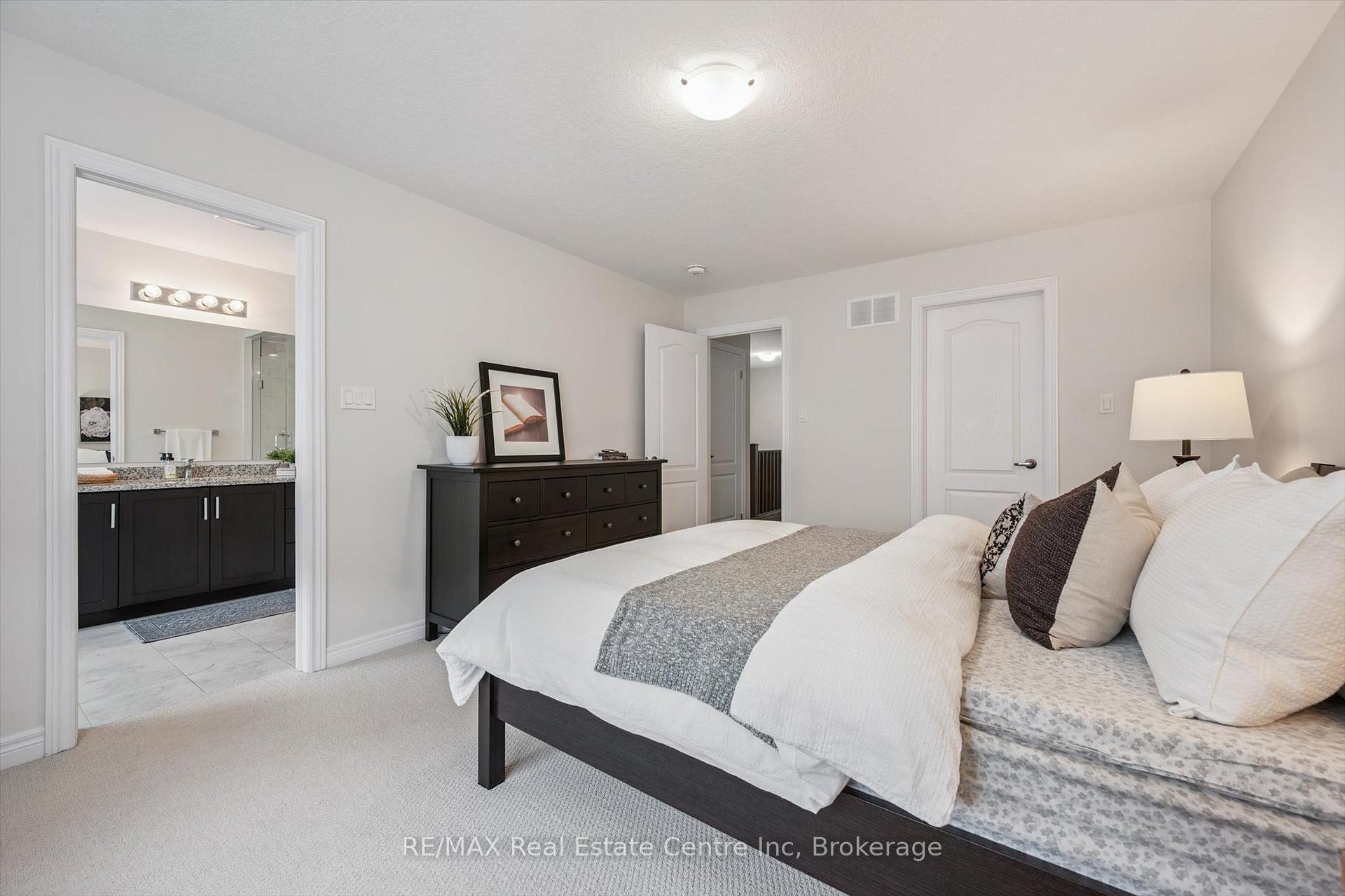 Photo 17 of 32 Skinner Drive, Guelph, Grange Road — HOMEH