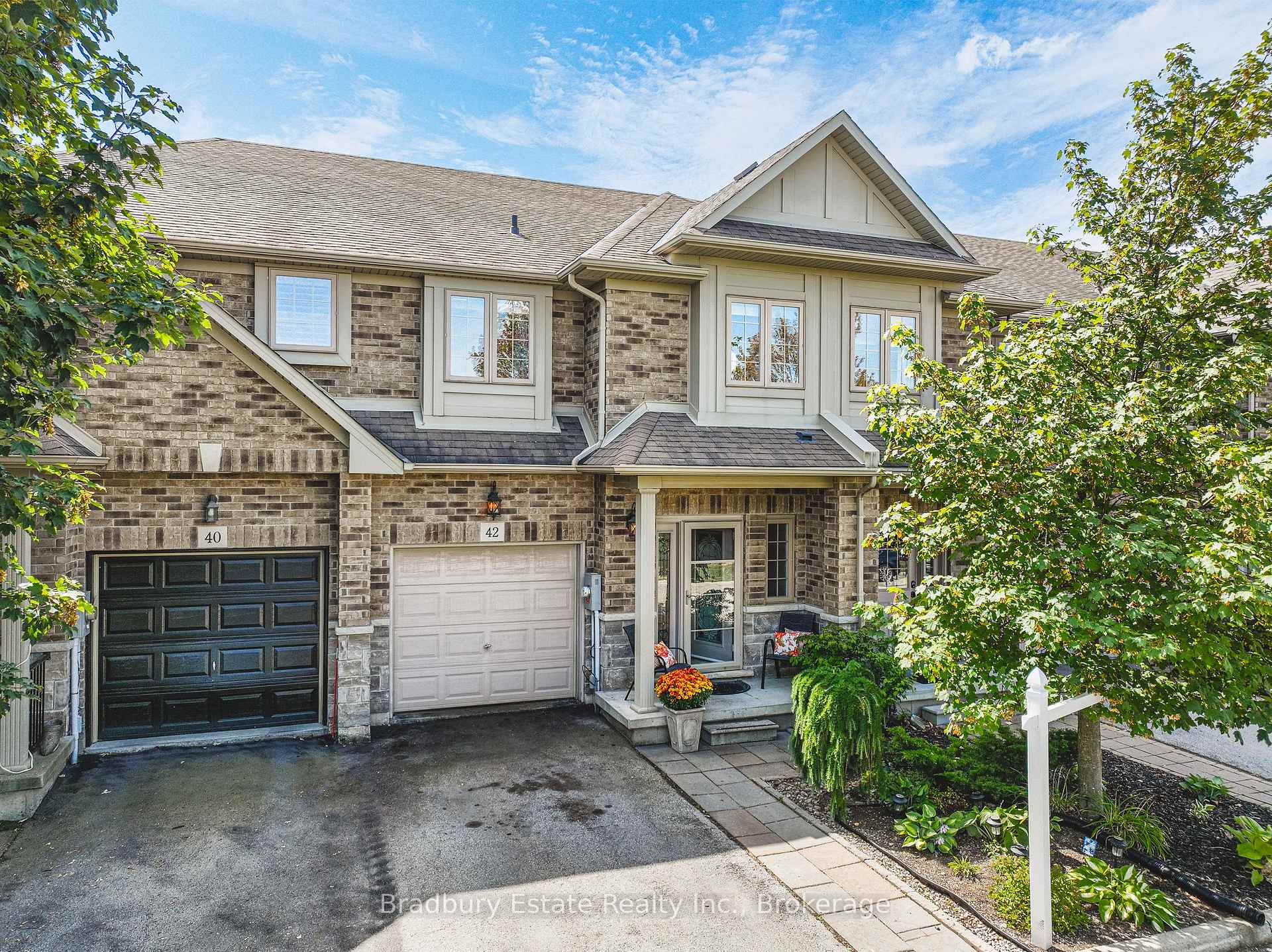 Photo 2 of 42 Fall Fair Way, Hamilton, Binbrook — HOMEH