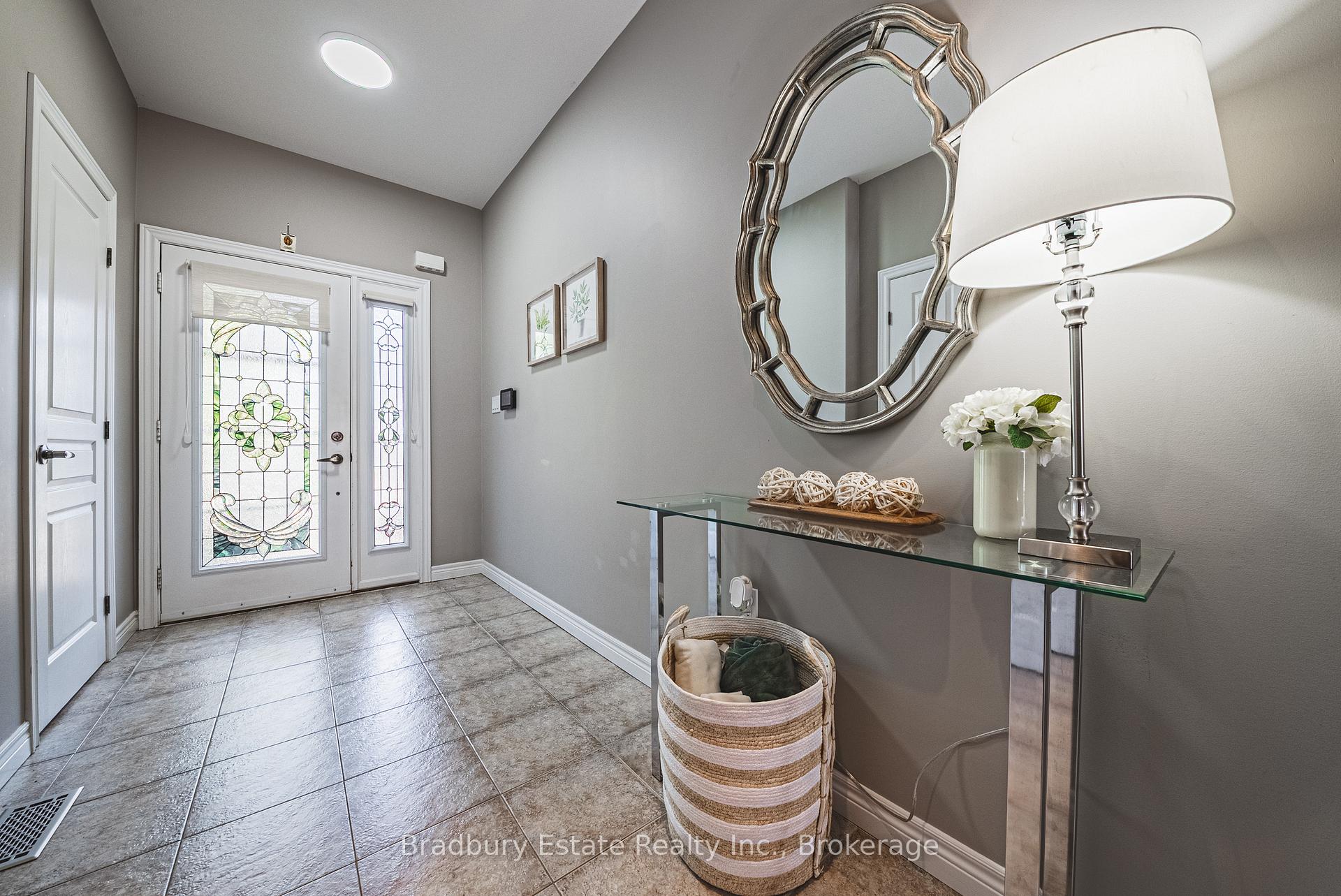 Photo 3 of 42 Fall Fair Way, Hamilton, Binbrook — HOMEH