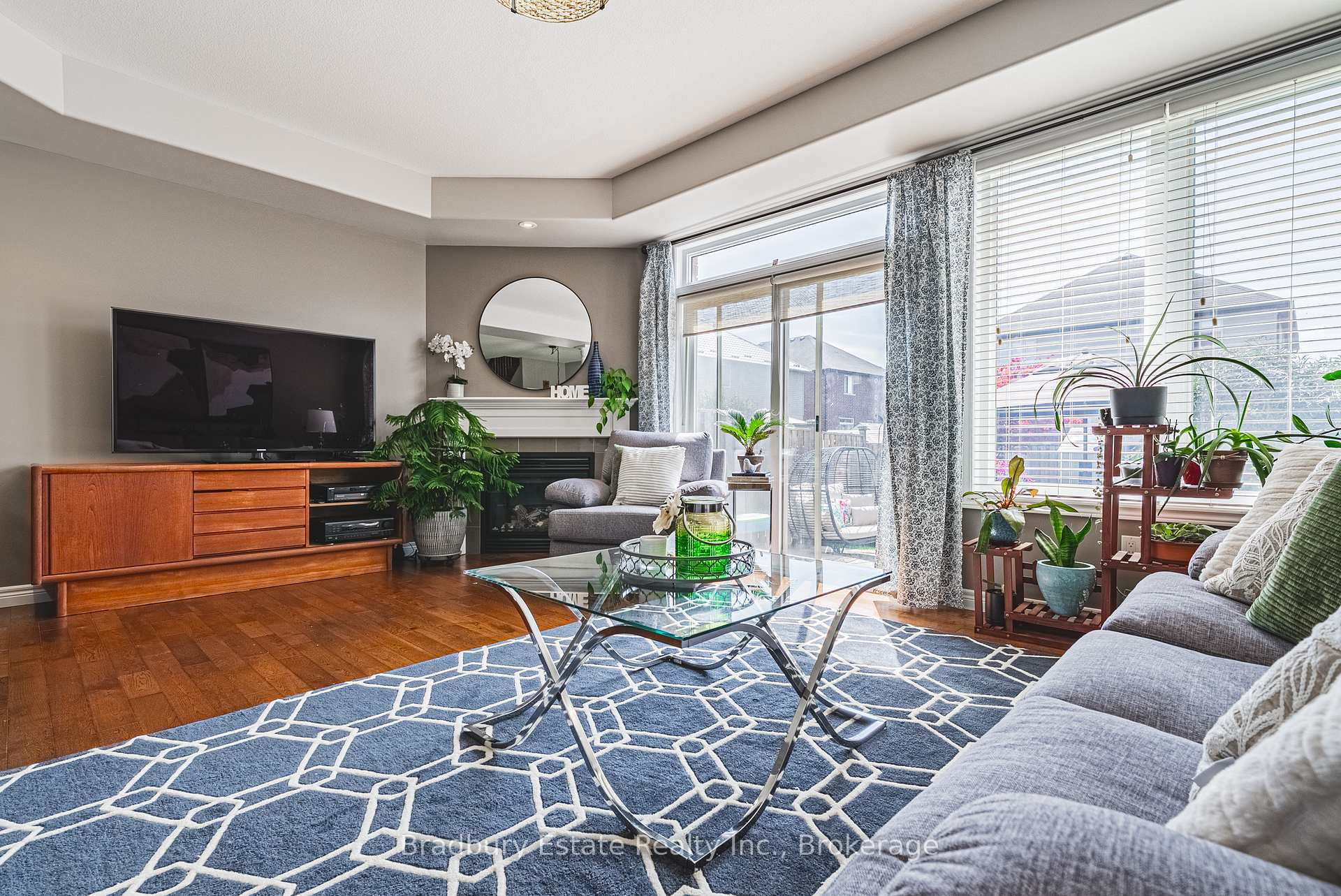 Photo 6 of 42 Fall Fair Way, Hamilton, Binbrook — HOMEH