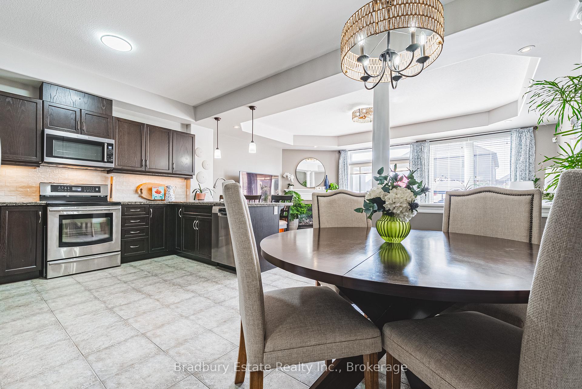 Photo 14 of 42 Fall Fair Way, Hamilton, Binbrook — HOMEH