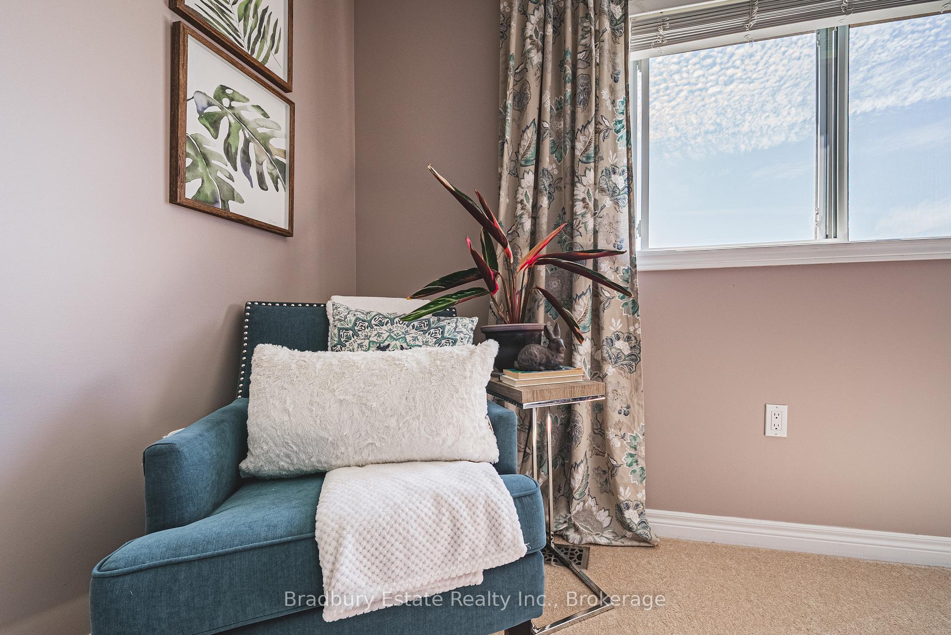 Photo 22 of 42 Fall Fair Way, Hamilton, Binbrook — HOMEH