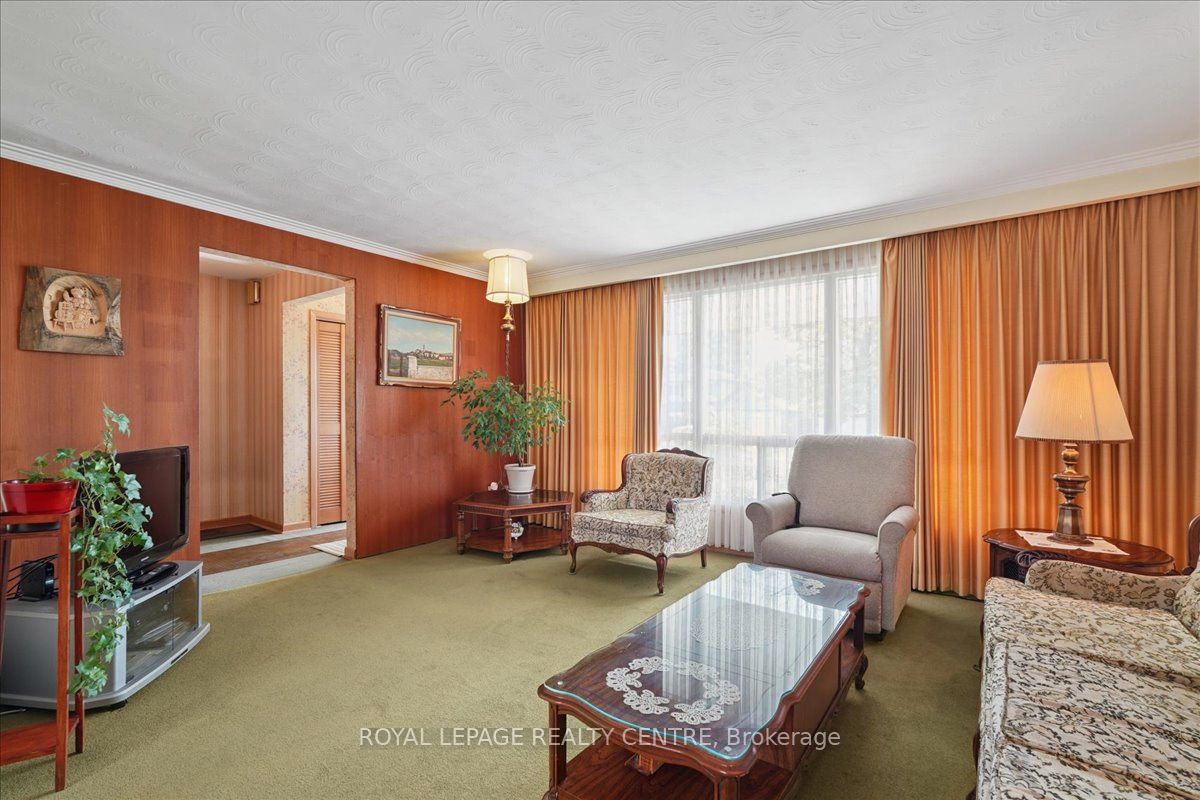 Photo 49 of 151 Redgrave Drive, Etobicoke, Willowridge-Martingrove-Richview — HOMEH