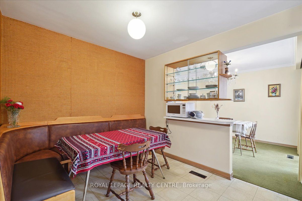 Photo 52 of 151 Redgrave Drive, Etobicoke, Willowridge-Martingrove-Richview — HOMEH