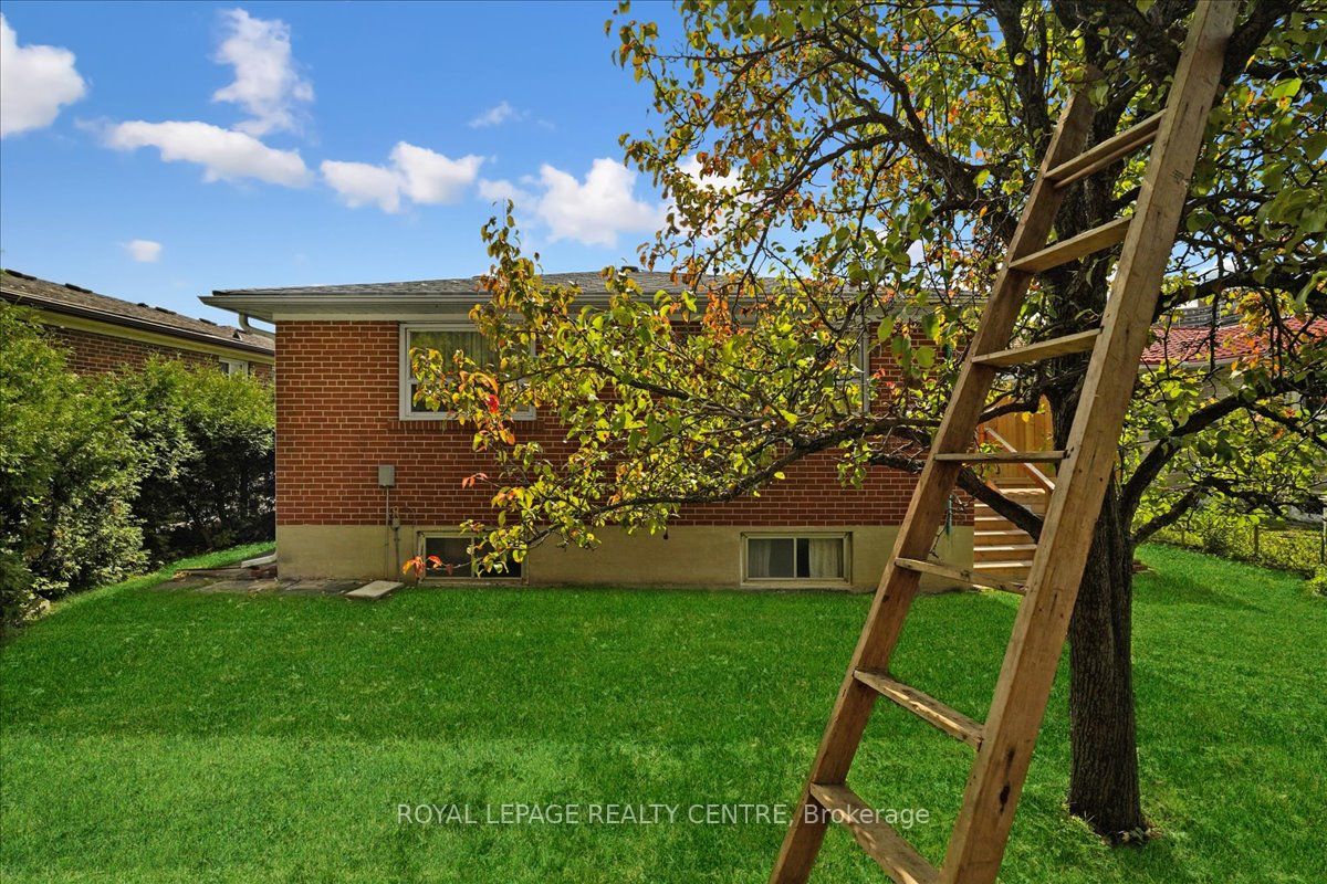 Photo 77 of 151 Redgrave Drive, Etobicoke, Willowridge-Martingrove-Richview — HOMEH