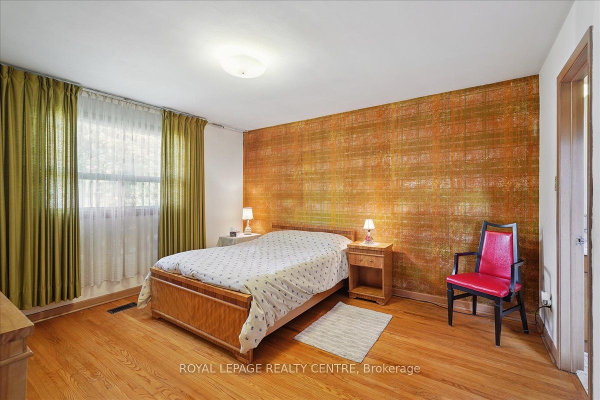 Photo 57 of 151 Redgrave Drive, Etobicoke, Willowridge-Martingrove-Richview — HOMEH
