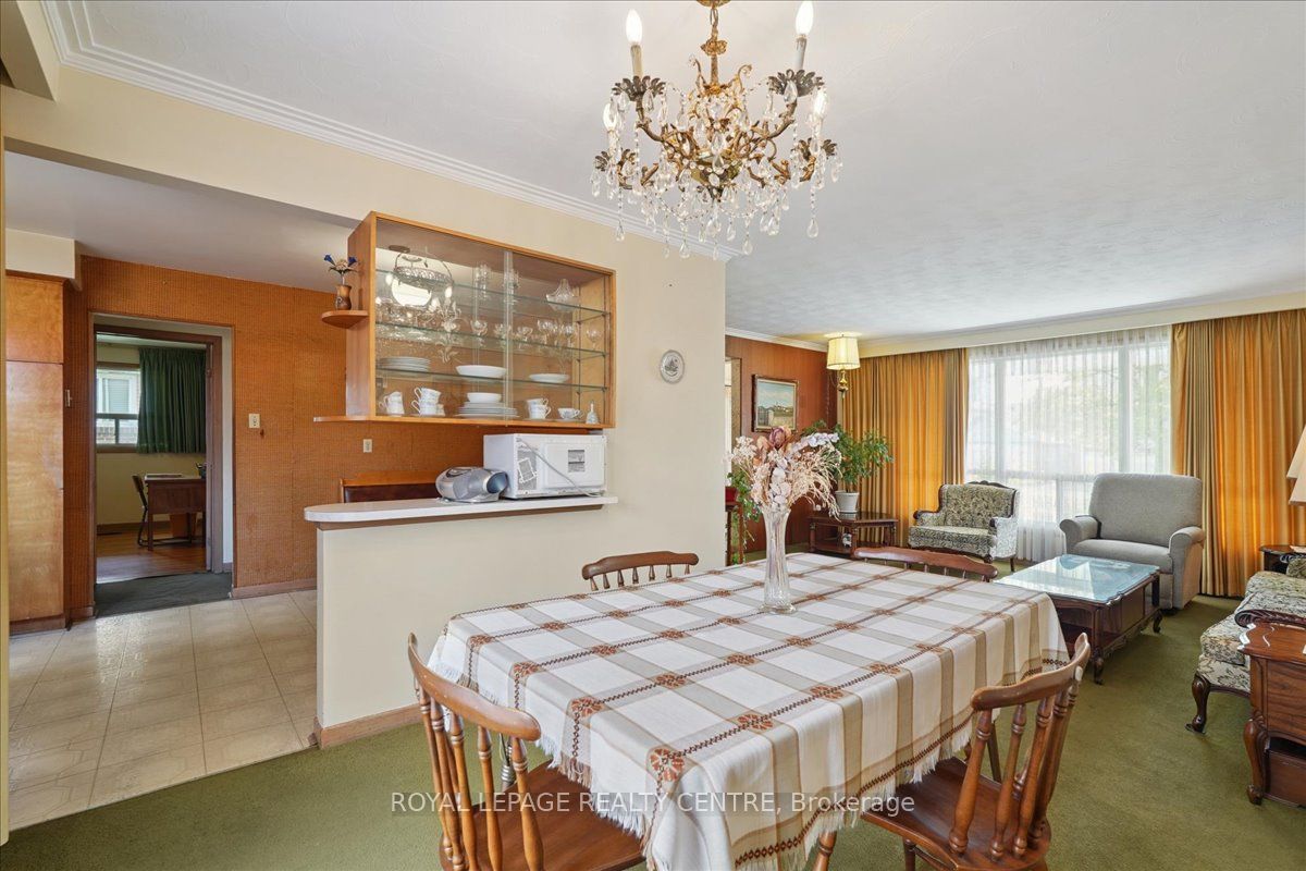 Photo 51 of 151 Redgrave Drive, Etobicoke, Willowridge-Martingrove-Richview — HOMEH