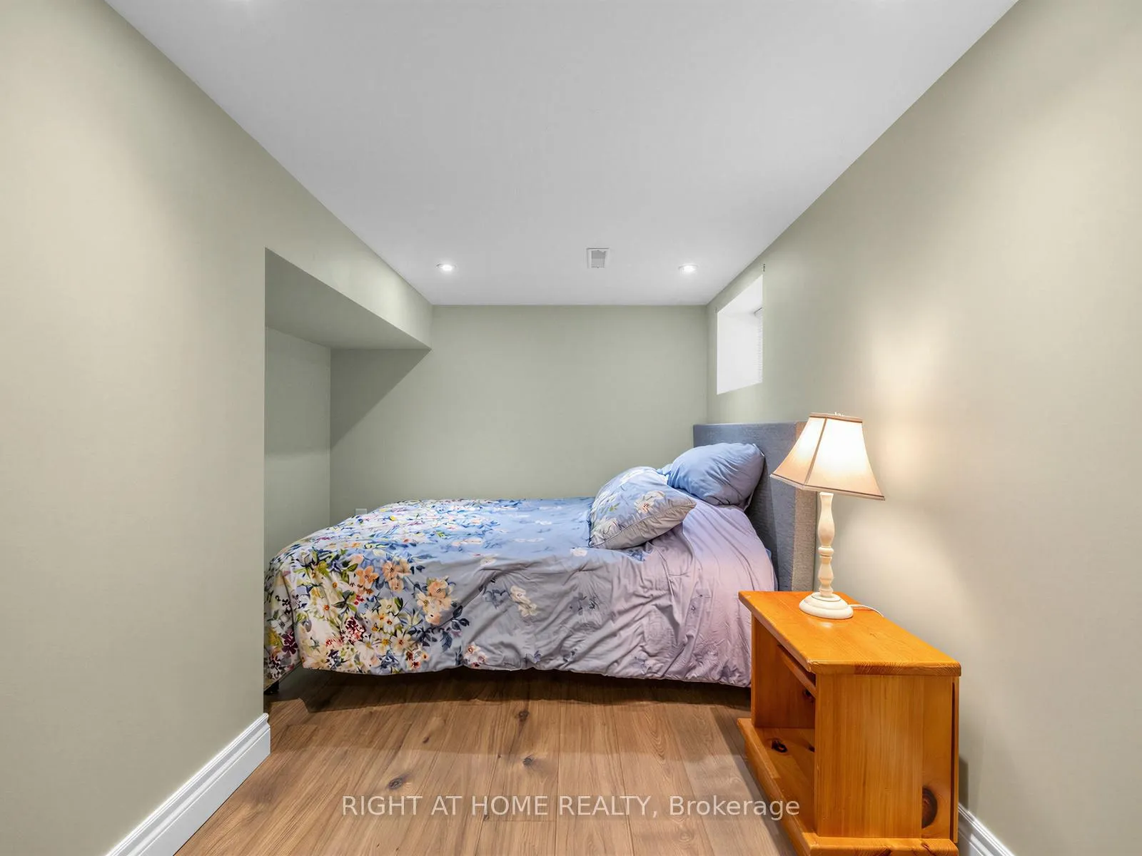 Photo 31 of 84 Shanly Street, Toronto, Dovercourt-Wallace Emerson-Junction — HOMEH