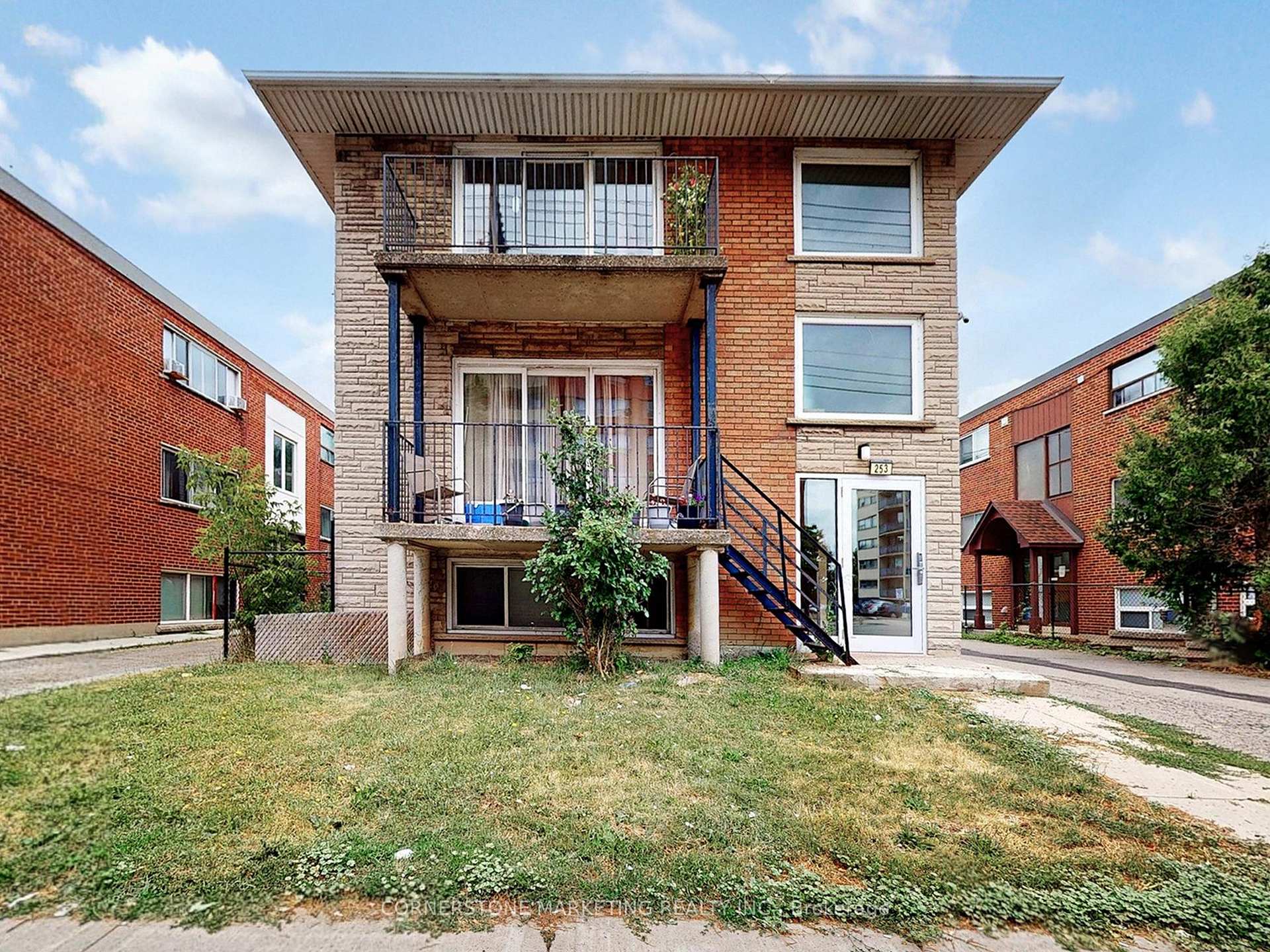 Photo 1 of 253 Mohawk Road E, Hamilton, Hill Park — HOMEH