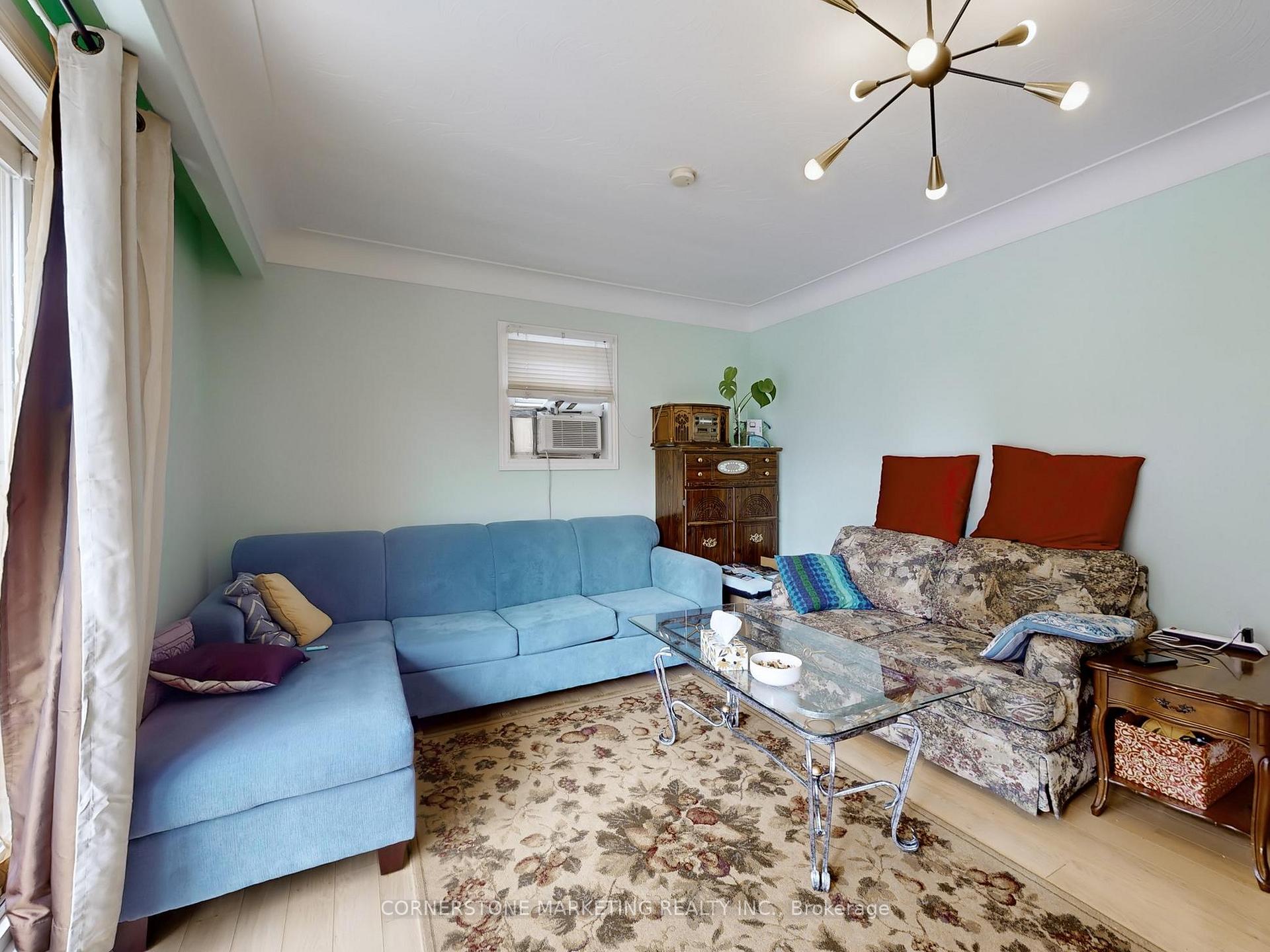 Photo 3 of 253 Mohawk Road E, Hamilton, Hill Park — HOMEH