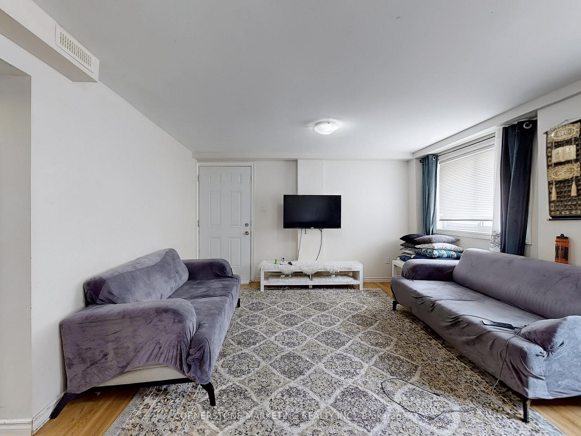 Photo 7 of 253 Mohawk Road E, Hamilton, Hill Park — HOMEH