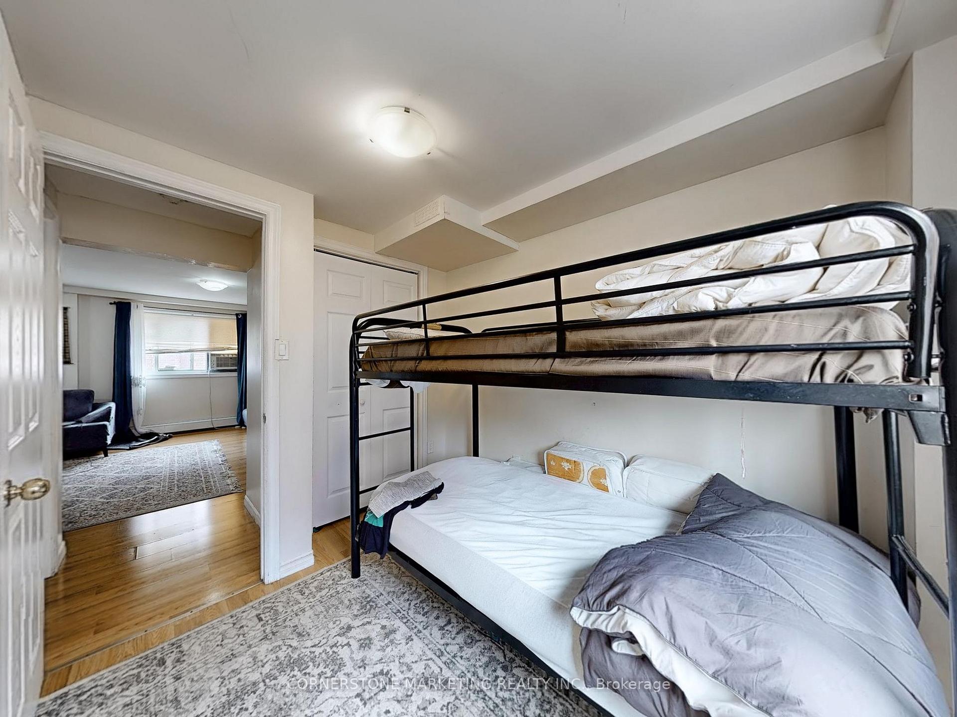Photo 11 of 253 Mohawk Road E, Hamilton, Hill Park — HOMEH