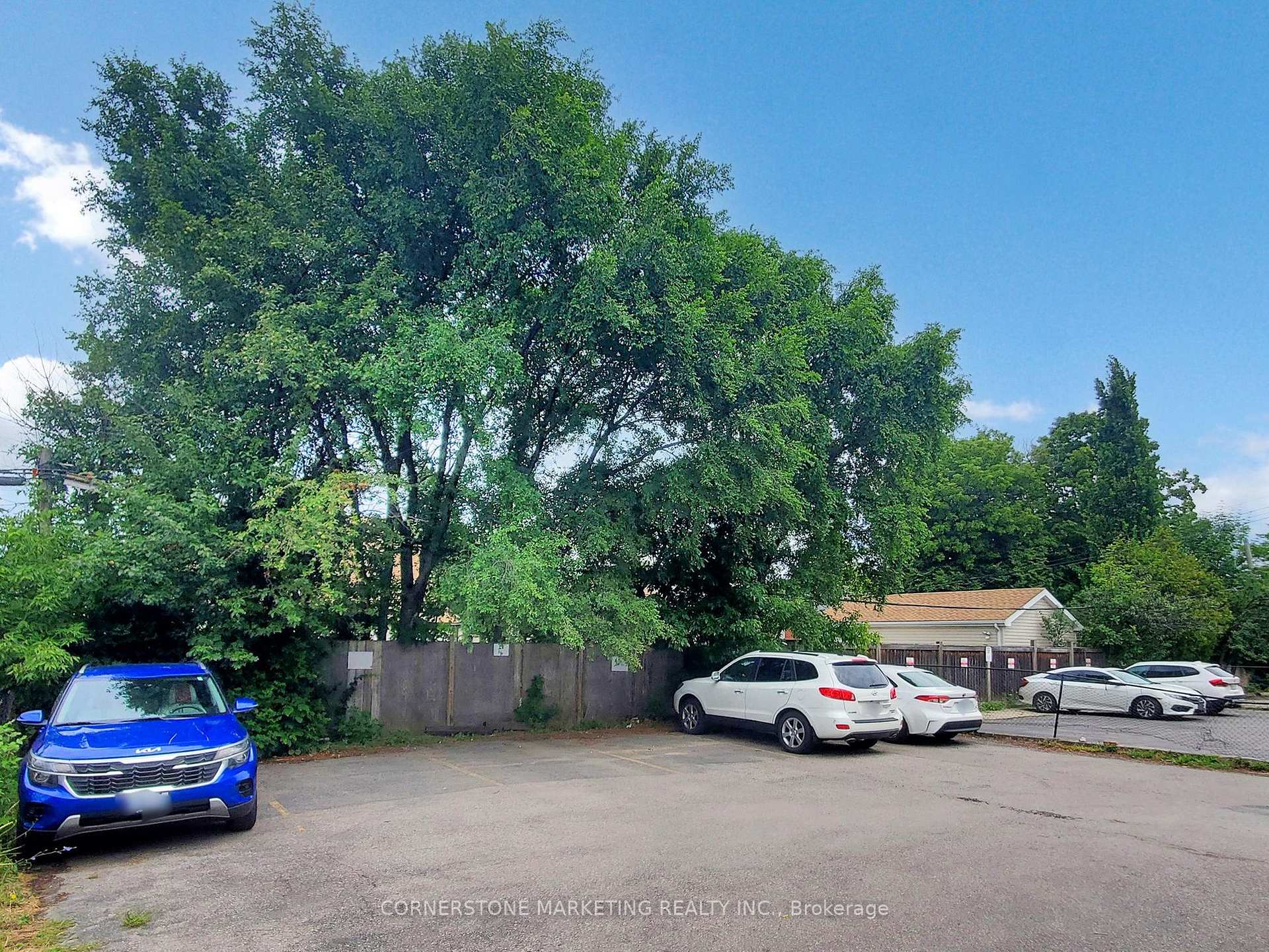 Photo 19 of 253 Mohawk Road E, Hamilton, Hill Park — HOMEH