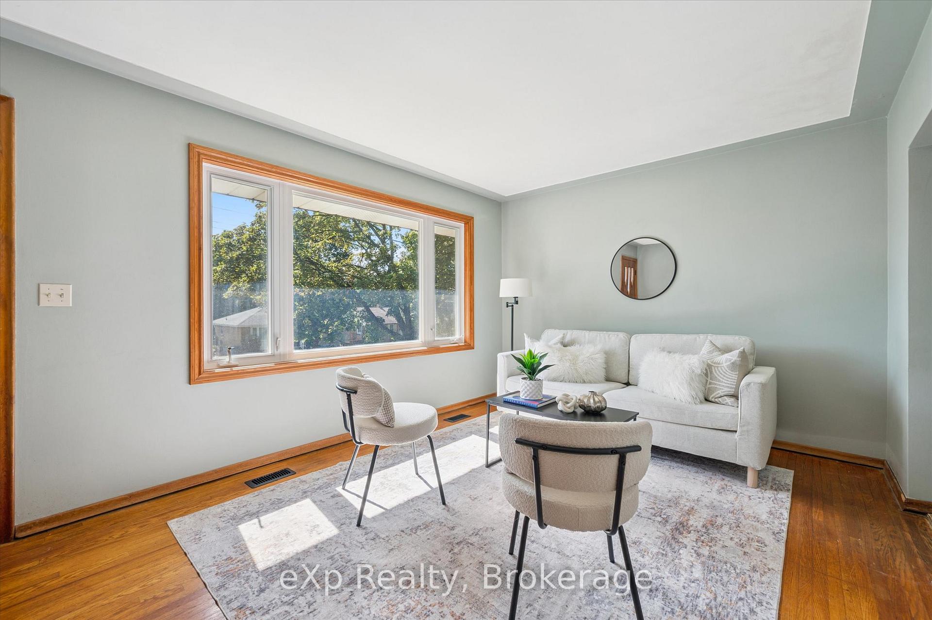 Photo 6 of 95 Ottawa Crescent, Guelph, St. George's — HOMEH