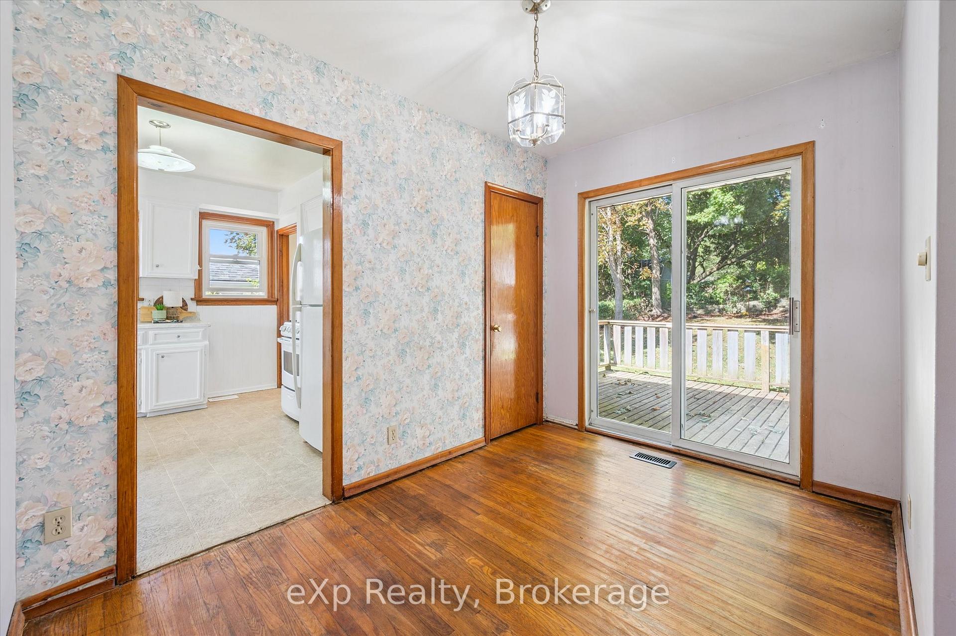 Photo 15 of 95 Ottawa Crescent, Guelph, St. George's — HOMEH