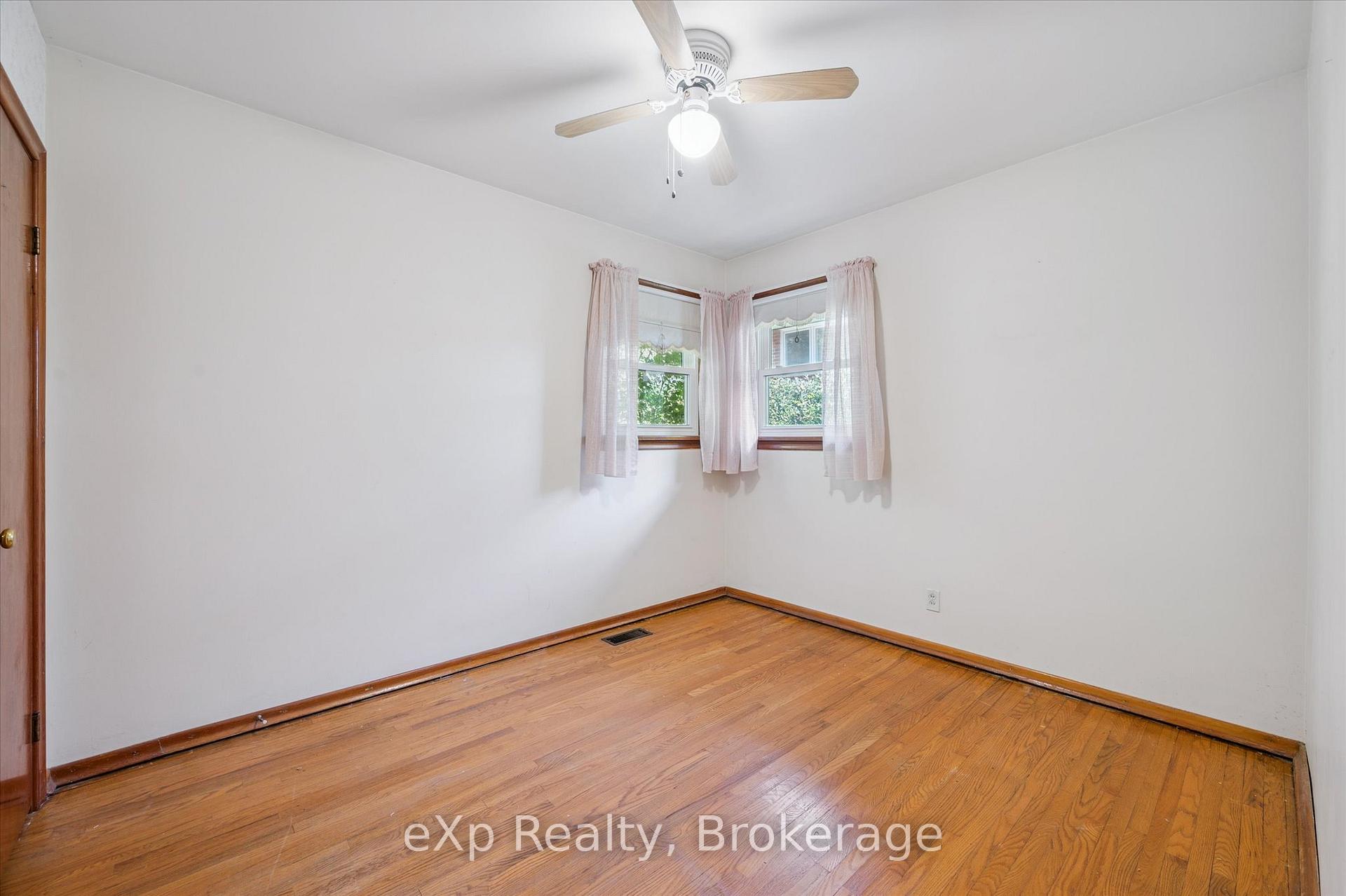 Photo 17 of 95 Ottawa Crescent, Guelph, St. George's — HOMEH