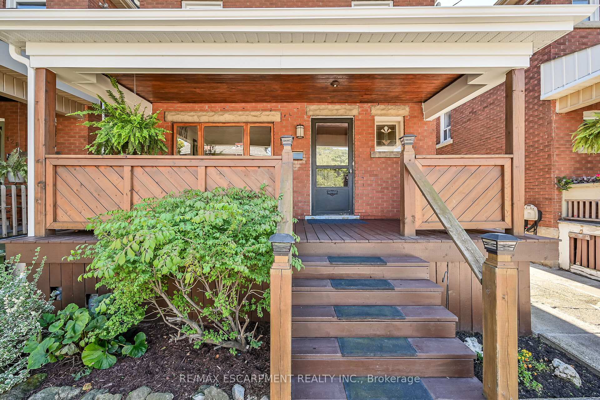 Photo 2 of 126 Cumberland Avenue, Hamilton, St. Clair — HOMEH