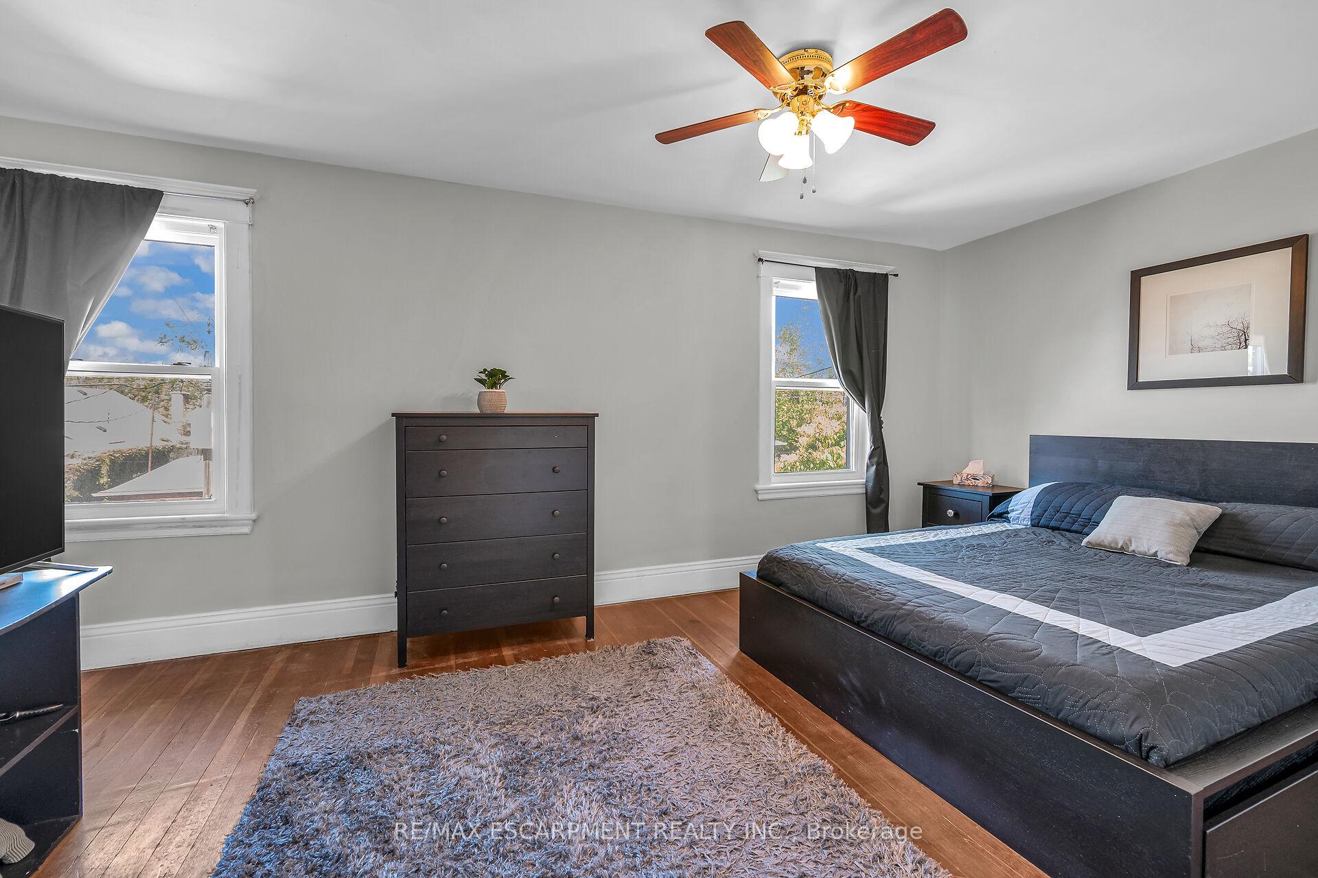 Photo 11 of 126 Cumberland Avenue, Hamilton, St. Clair — HOMEH