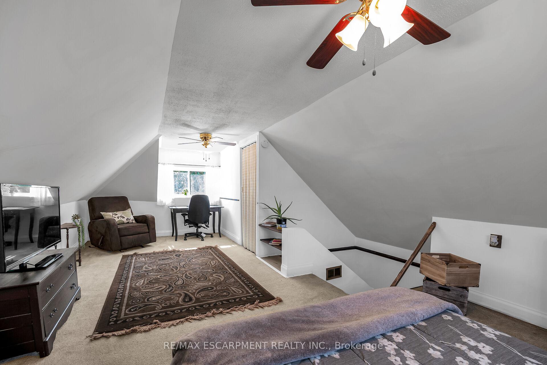 Photo 13 of 126 Cumberland Avenue, Hamilton, St. Clair — HOMEH