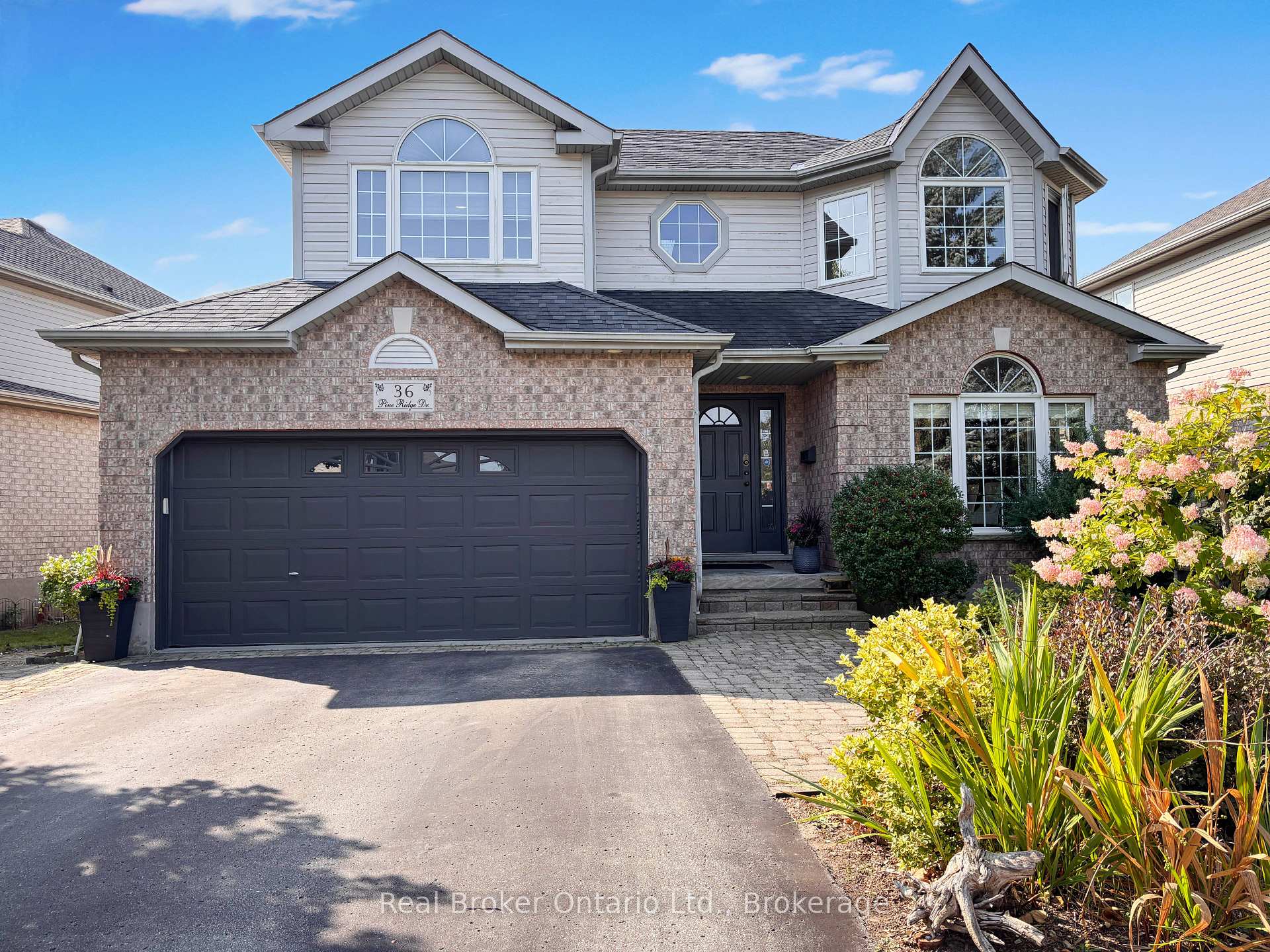 Photo 2 of 36 Pine Ridge Drive, Guelph, Pineridge/Westminster Woods — HOMEH