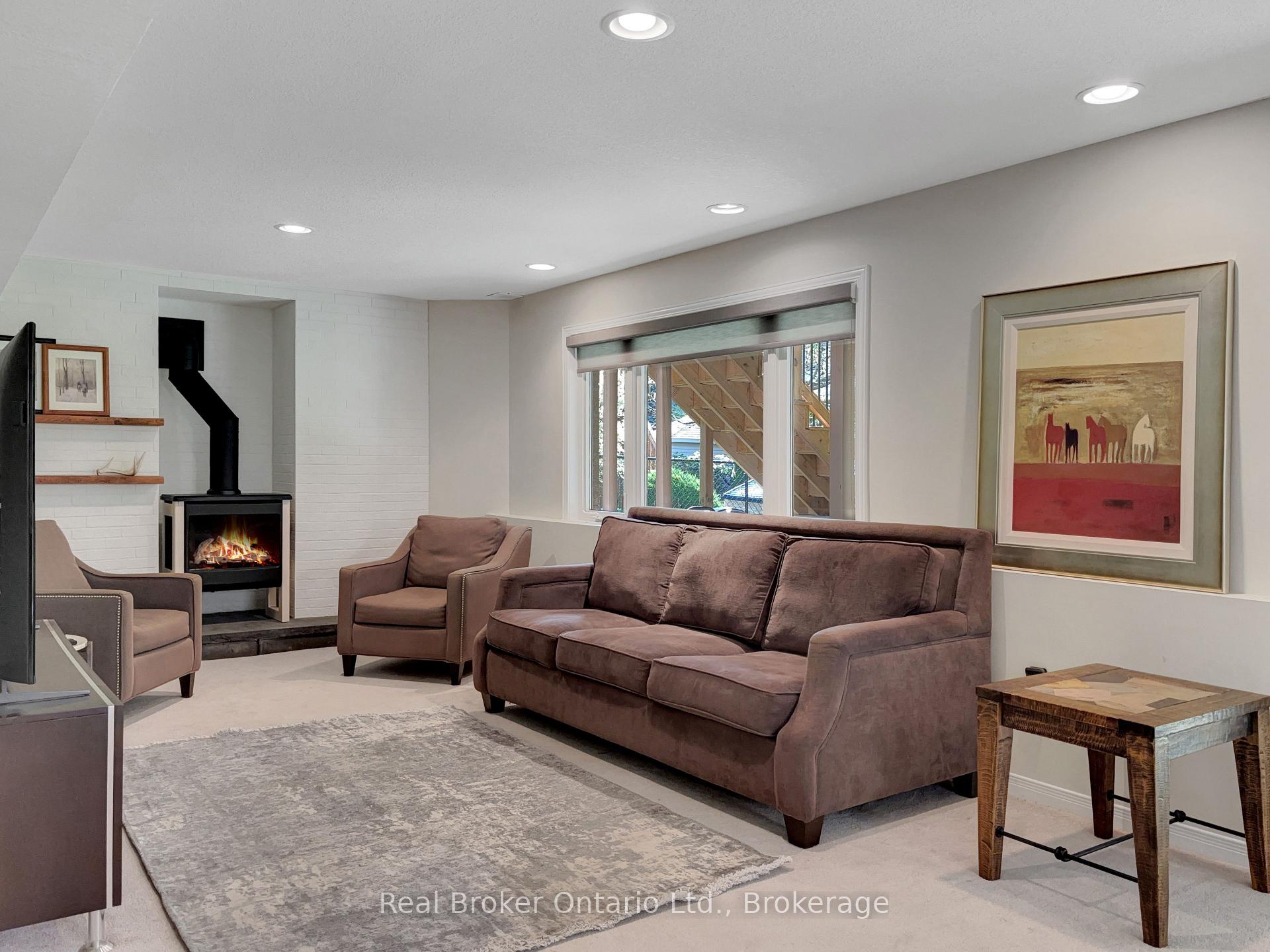 Photo 8 of 36 Pine Ridge Drive, Guelph, Pineridge/Westminster Woods — HOMEH