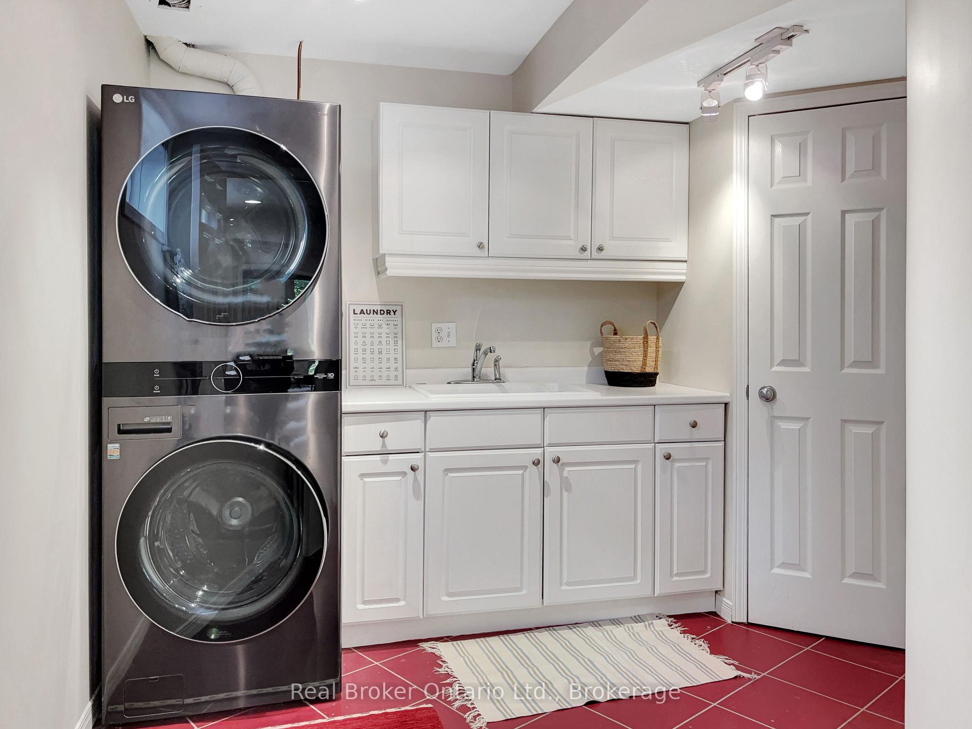Photo 13 of 36 Pine Ridge Drive, Guelph, Pineridge/Westminster Woods — HOMEH
