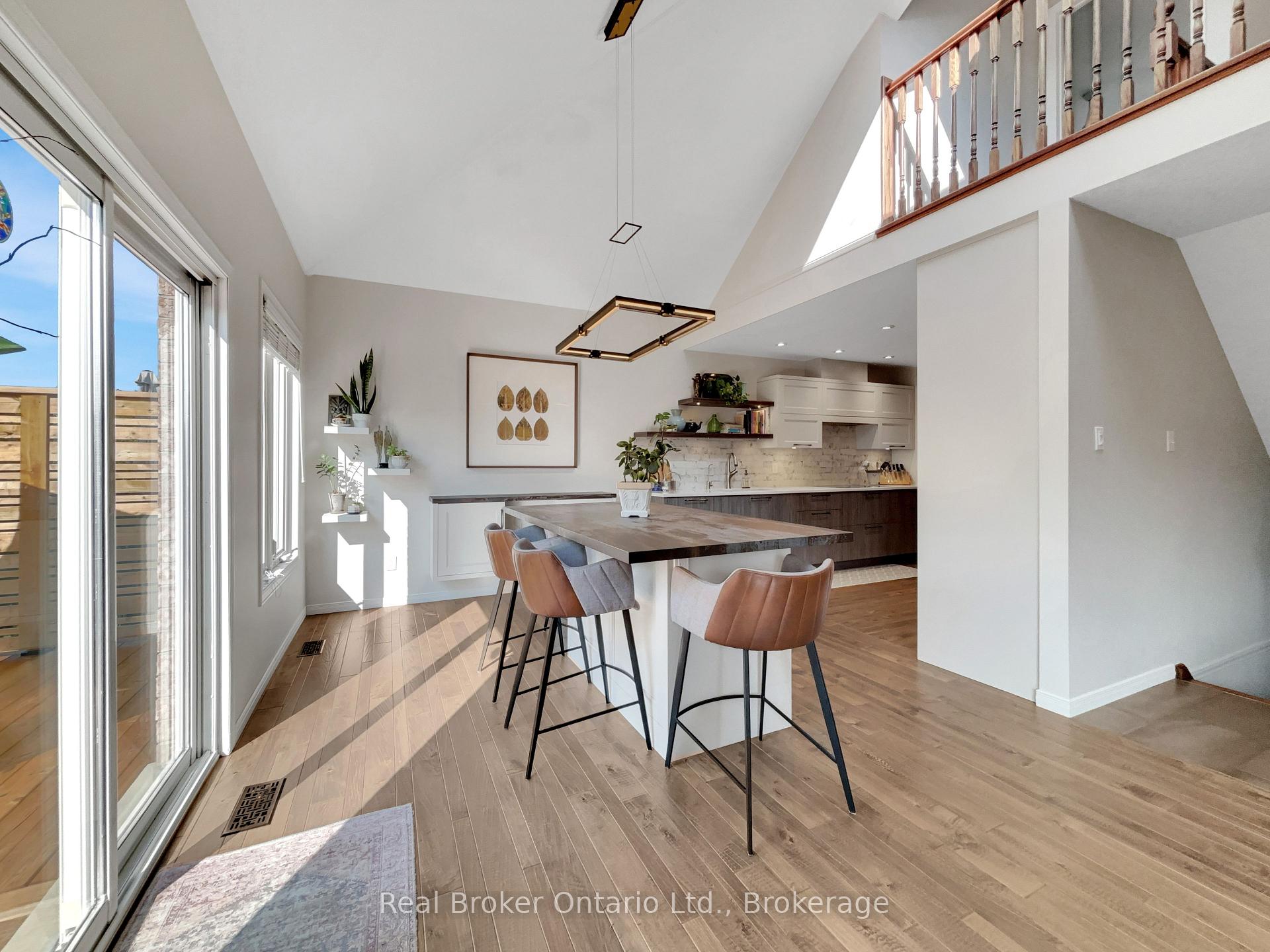 Photo 18 of 36 Pine Ridge Drive, Guelph, Pineridge/Westminster Woods — HOMEH
