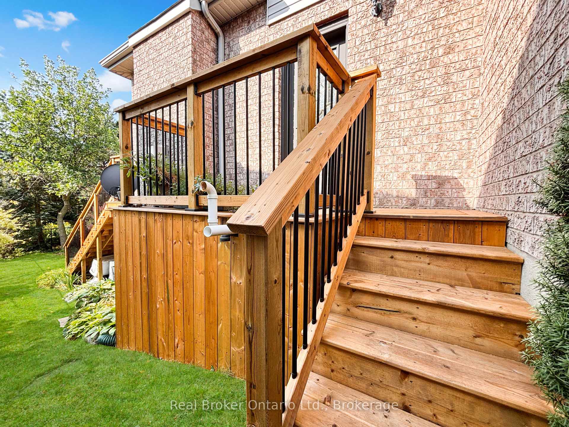 Photo 39 of 36 Pine Ridge Drive, Guelph, Pineridge/Westminster Woods — HOMEH