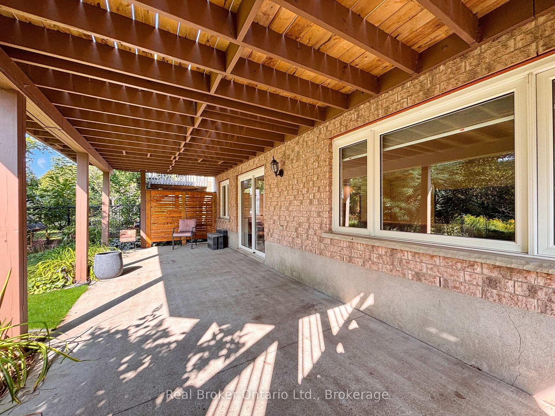 Photo 40 of 36 Pine Ridge Drive, Guelph, Pineridge/Westminster Woods — HOMEH
