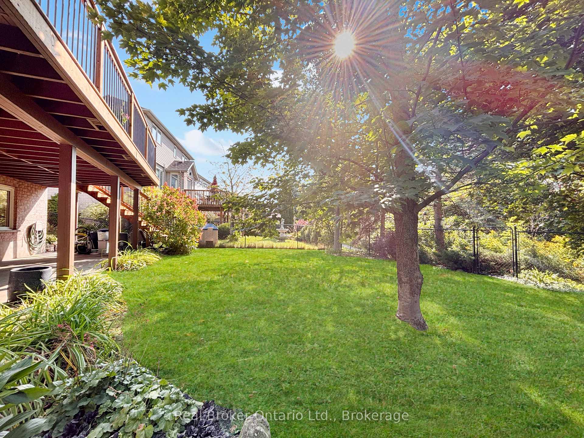 Photo 42 of 36 Pine Ridge Drive, Guelph, Pineridge/Westminster Woods — HOMEH