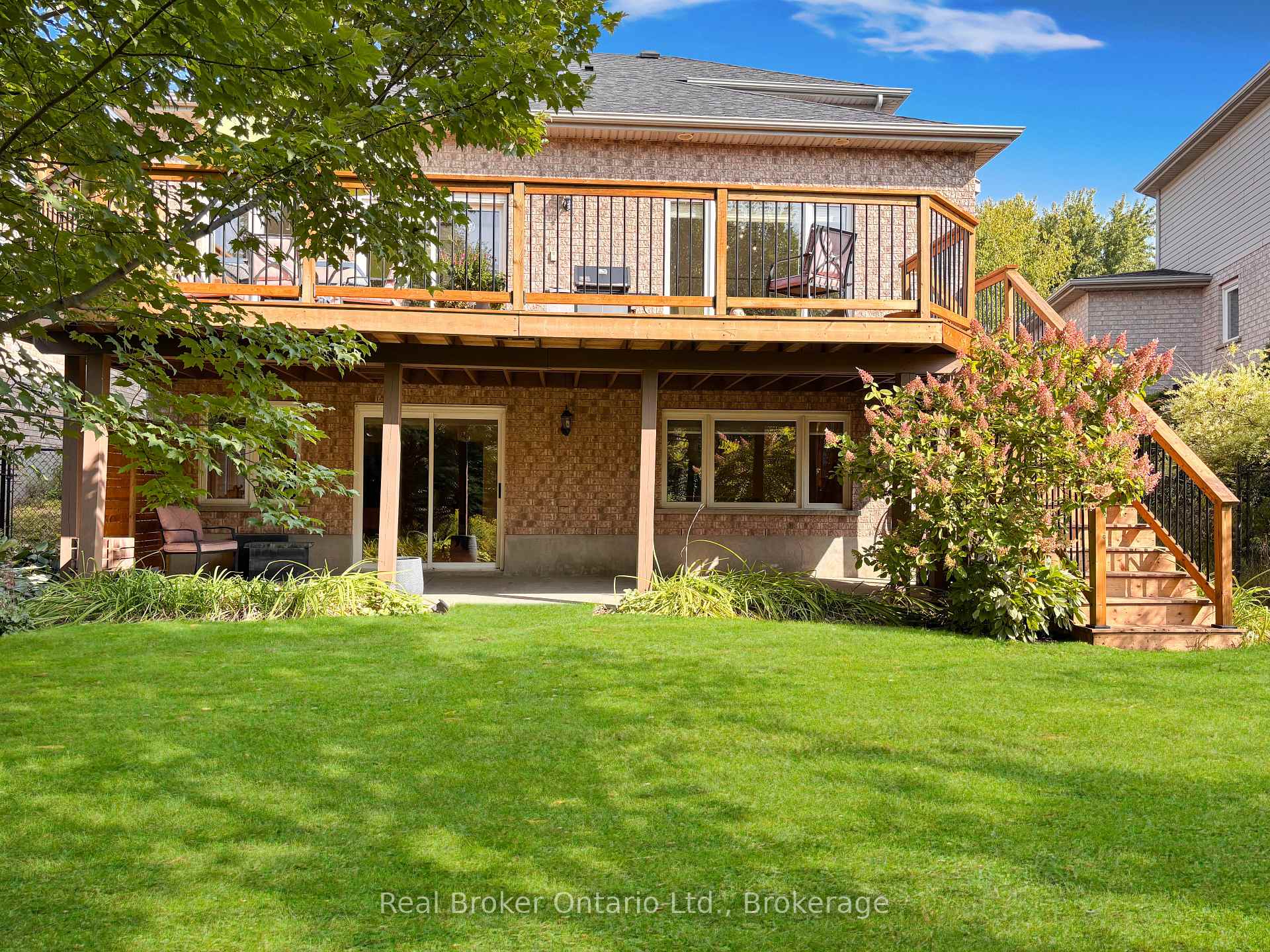 Photo 44 of 36 Pine Ridge Drive, Guelph, Pineridge/Westminster Woods — HOMEH