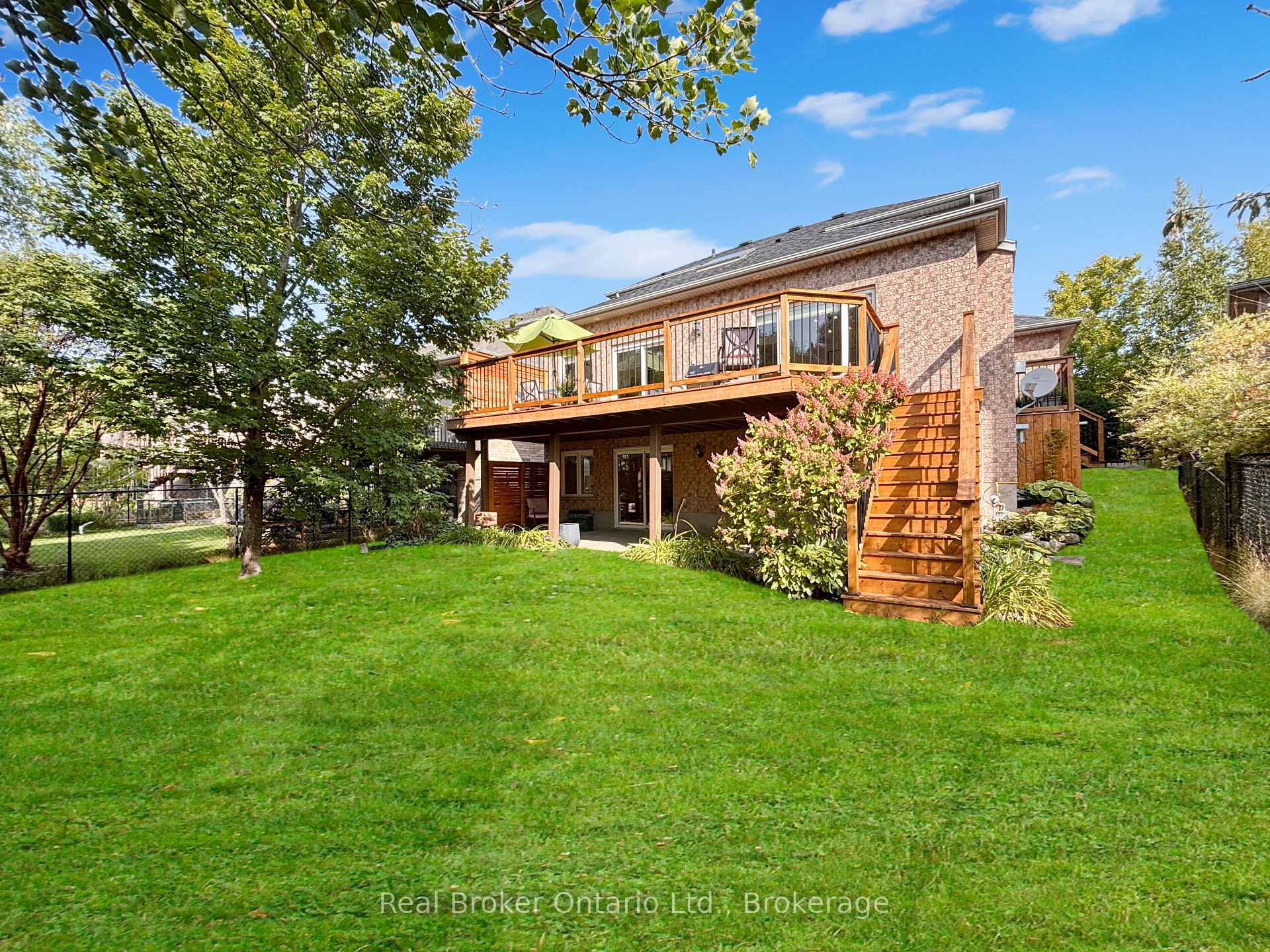 Photo 45 of 36 Pine Ridge Drive, Guelph, Pineridge/Westminster Woods — HOMEH