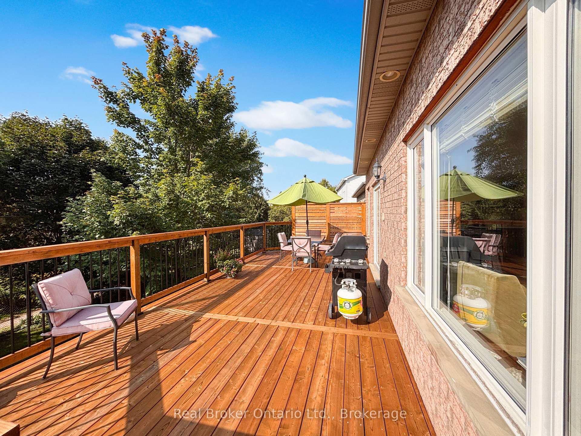 Photo 46 of 36 Pine Ridge Drive, Guelph, Pineridge/Westminster Woods — HOMEH