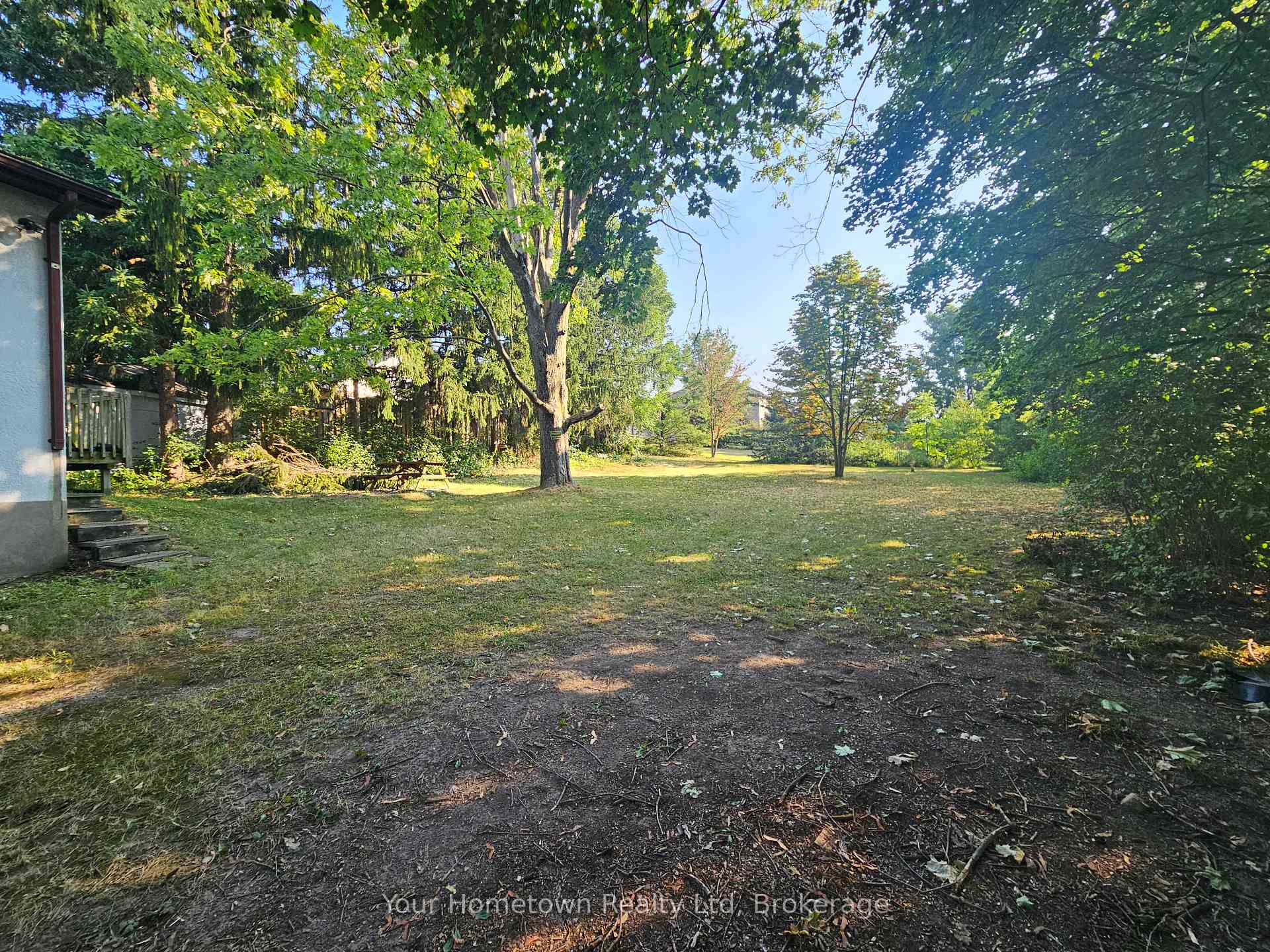 Photo 5 of 1 Hardy Street, Guelph, St. George's — HOMEH