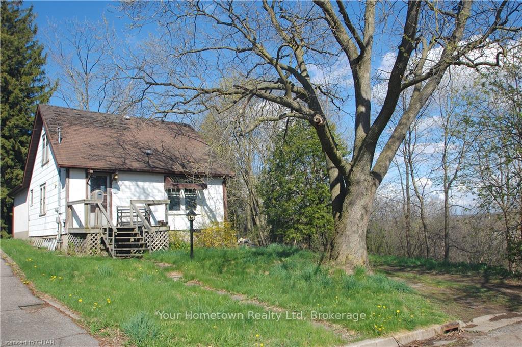 Photo 8 of 1 Hardy Street, Guelph, St. George's — HOMEH