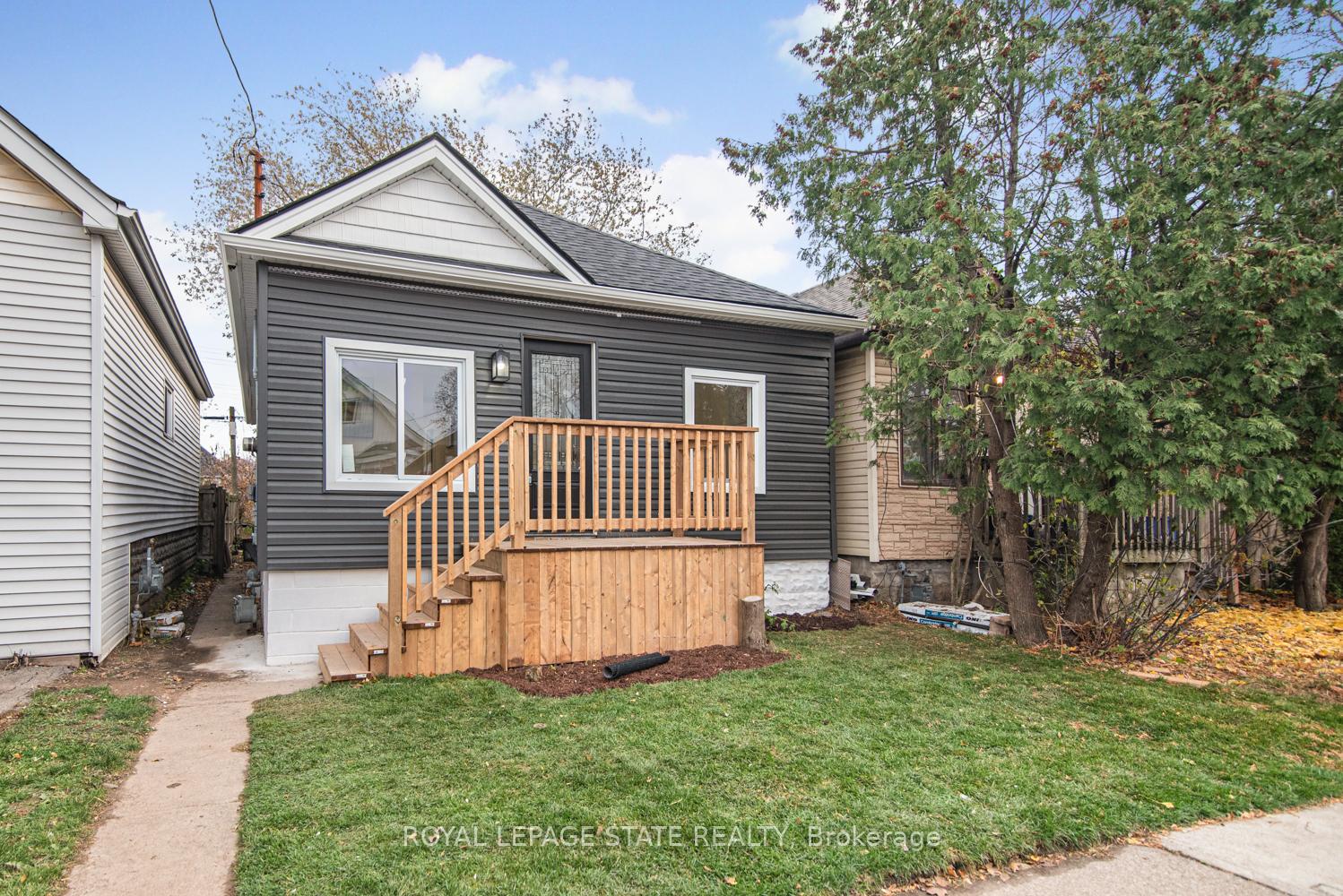 Photo 2 of 330 Fairfield Avenue, Hamilton, Homeside — HOMEH