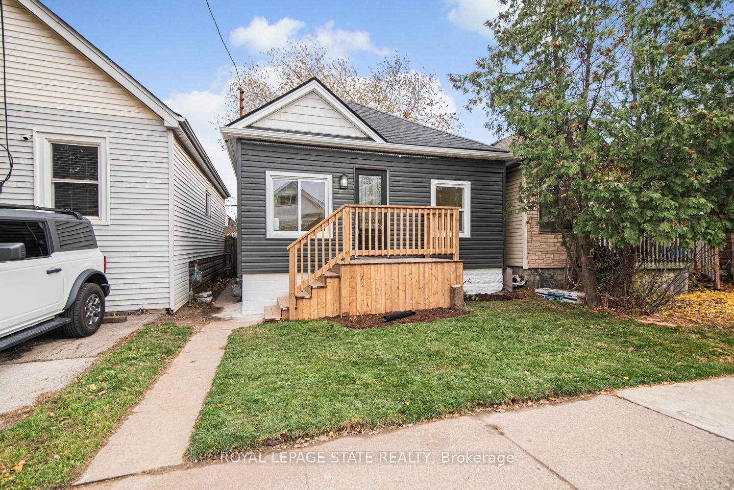 Photo 5 of 330 Fairfield Avenue, Hamilton, Homeside — HOMEH