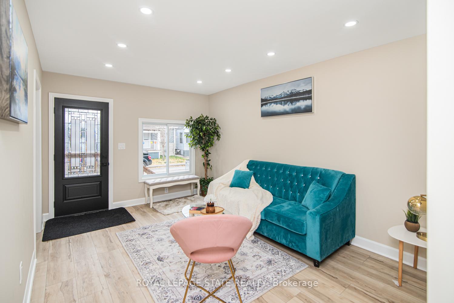 Photo 6 of 330 Fairfield Avenue, Hamilton, Homeside — HOMEH
