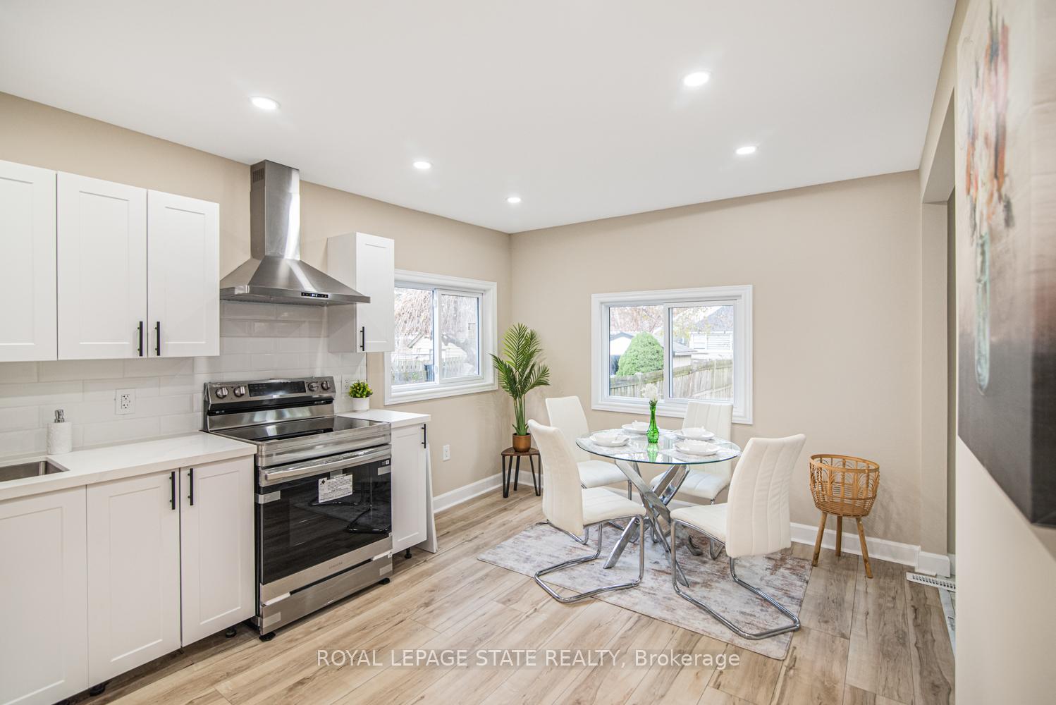 Photo 11 of 330 Fairfield Avenue, Hamilton, Homeside — HOMEH