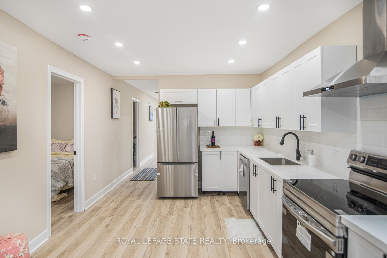 Photo 13 of 330 Fairfield Avenue, Hamilton, Homeside — HOMEH