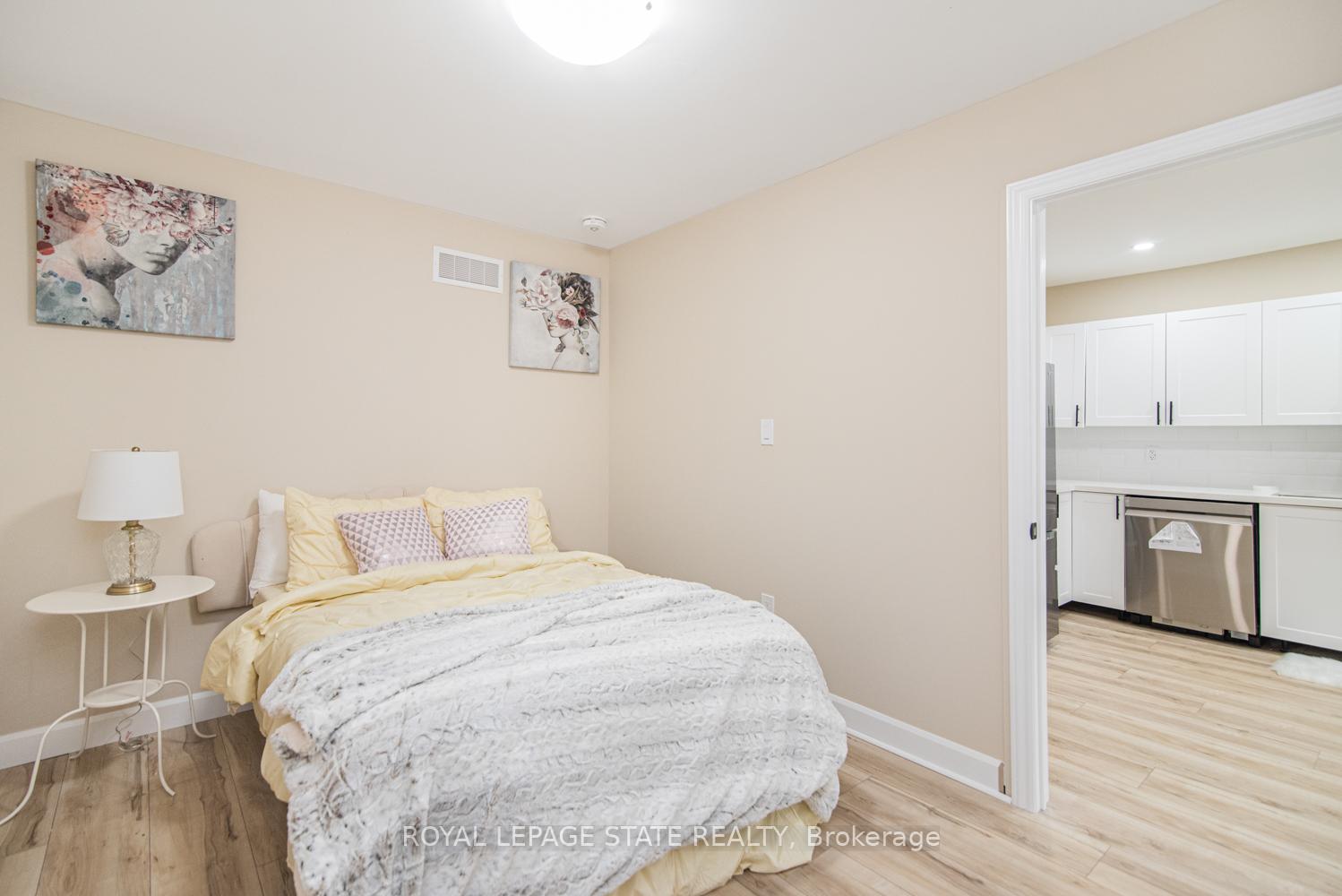 Photo 16 of 330 Fairfield Avenue, Hamilton, Homeside — HOMEH