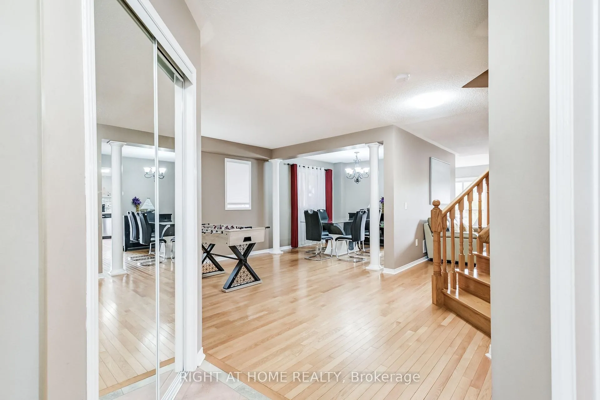 Photo 3 of 51 Crestridge Drive, Caledon, Bolton North — HOMEH