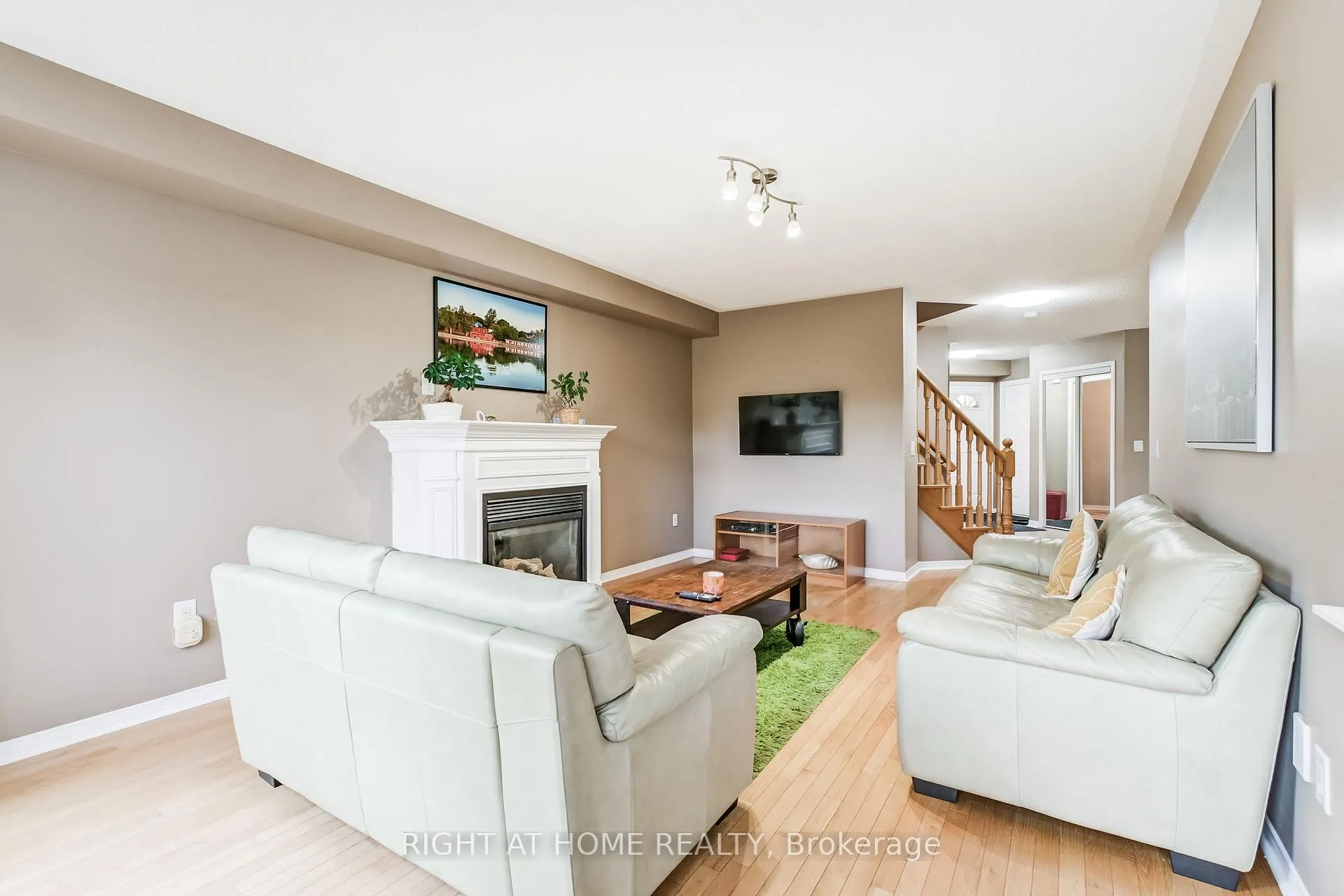 Photo 11 of 51 Crestridge Drive, Caledon, Bolton North — HOMEH