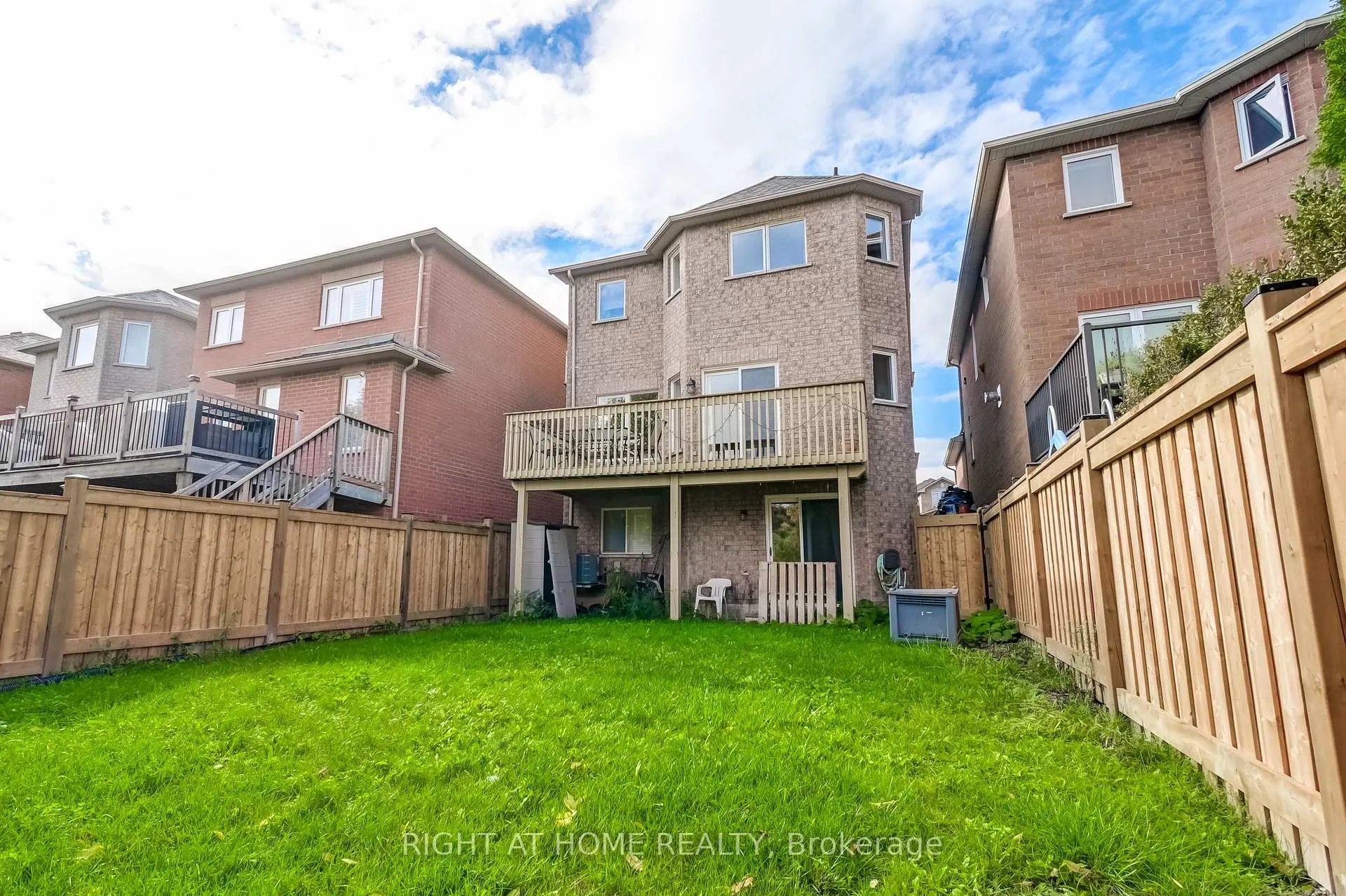 Photo 21 of 51 Crestridge Drive, Caledon, Bolton North — HOMEH